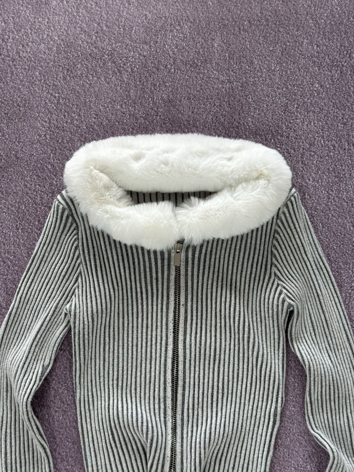 Japanese Brand 00s Aesthetic Goth Slim Ribbed Faux Fur Glamour Sweater Size M / US 6-8 / IT 42-44 - 2 Thumbnail