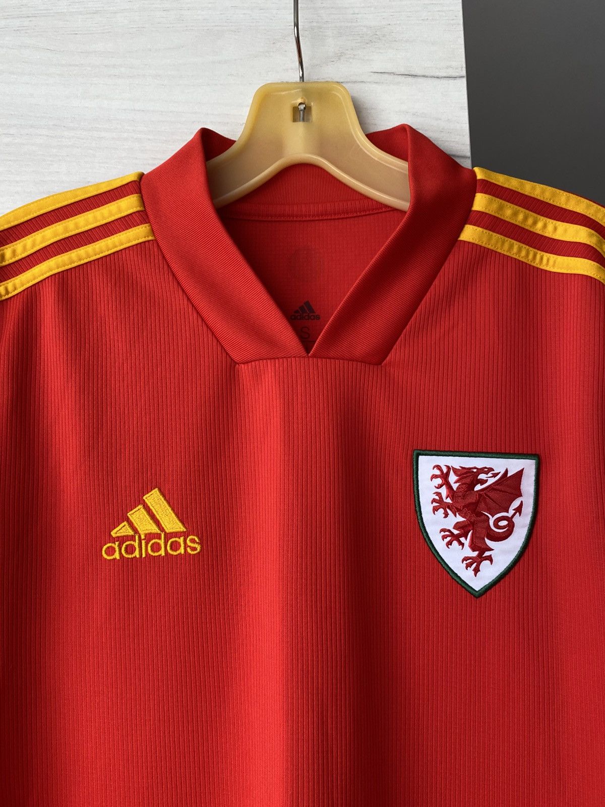 Other Wales Adidas Red Football Jersey Size S Excellent Size US S / EU 44-46 / 1 - 2 Thumbnail