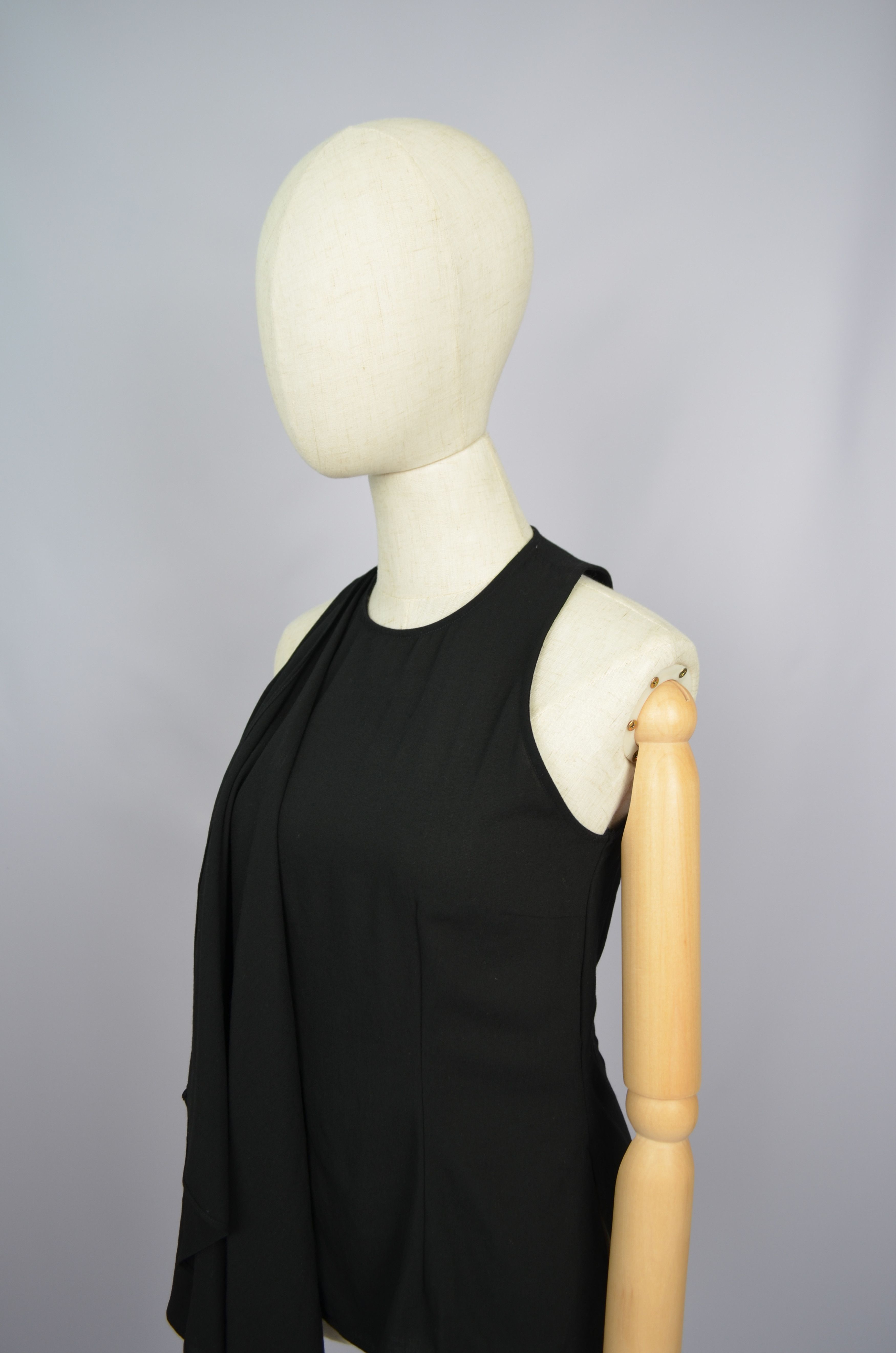 AMI × Designer AMI Wool Top Sans Manche Avec Volant Devant Top Ruffle Size S / US 4 / IT 40 - 6 Thumbnail
