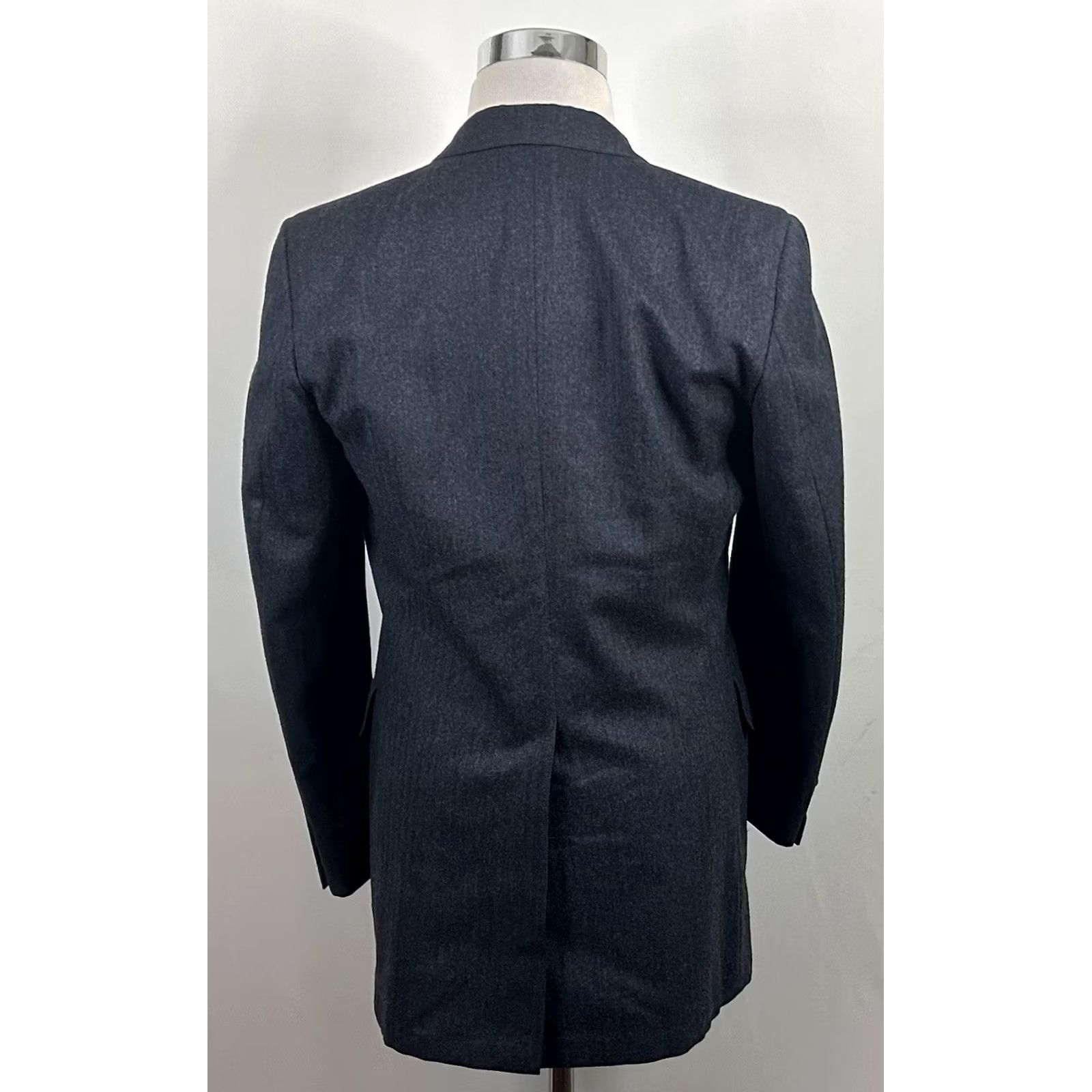Jos. A. Bank VINTAGE Jos A Bank 38R Sport Coat Wool Dark Gray Herringbone Two Button Mens Jacket- Coat (Regular) Size US XS / EU 42 / 0 - 5 Thumbnail