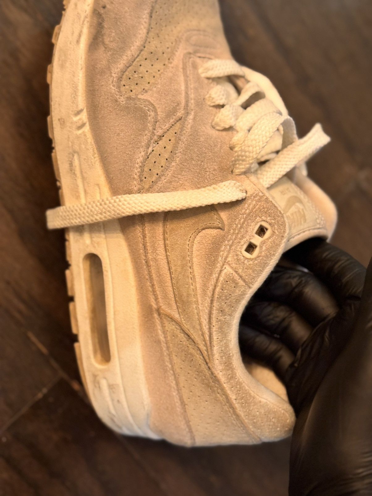Nike Nike Air Max 1 Premium Desert Sand Suede 875844-004 Size US 9.5 / EU 42-43 - 2 Thumbnail