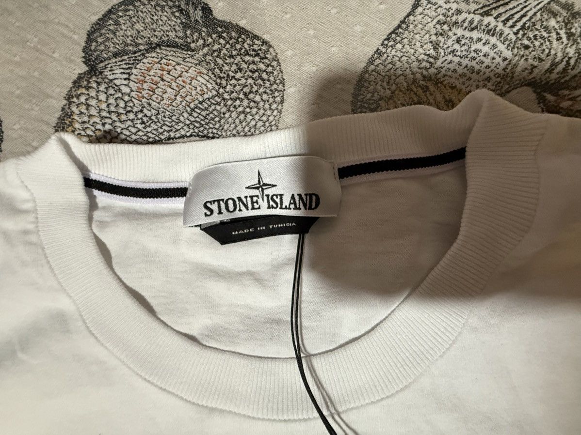 Stone Island Stone Island Paint Splatter Embroidered Chest Logo White Tee Size US XXL / EU 58 / 5 - 4 Thumbnail