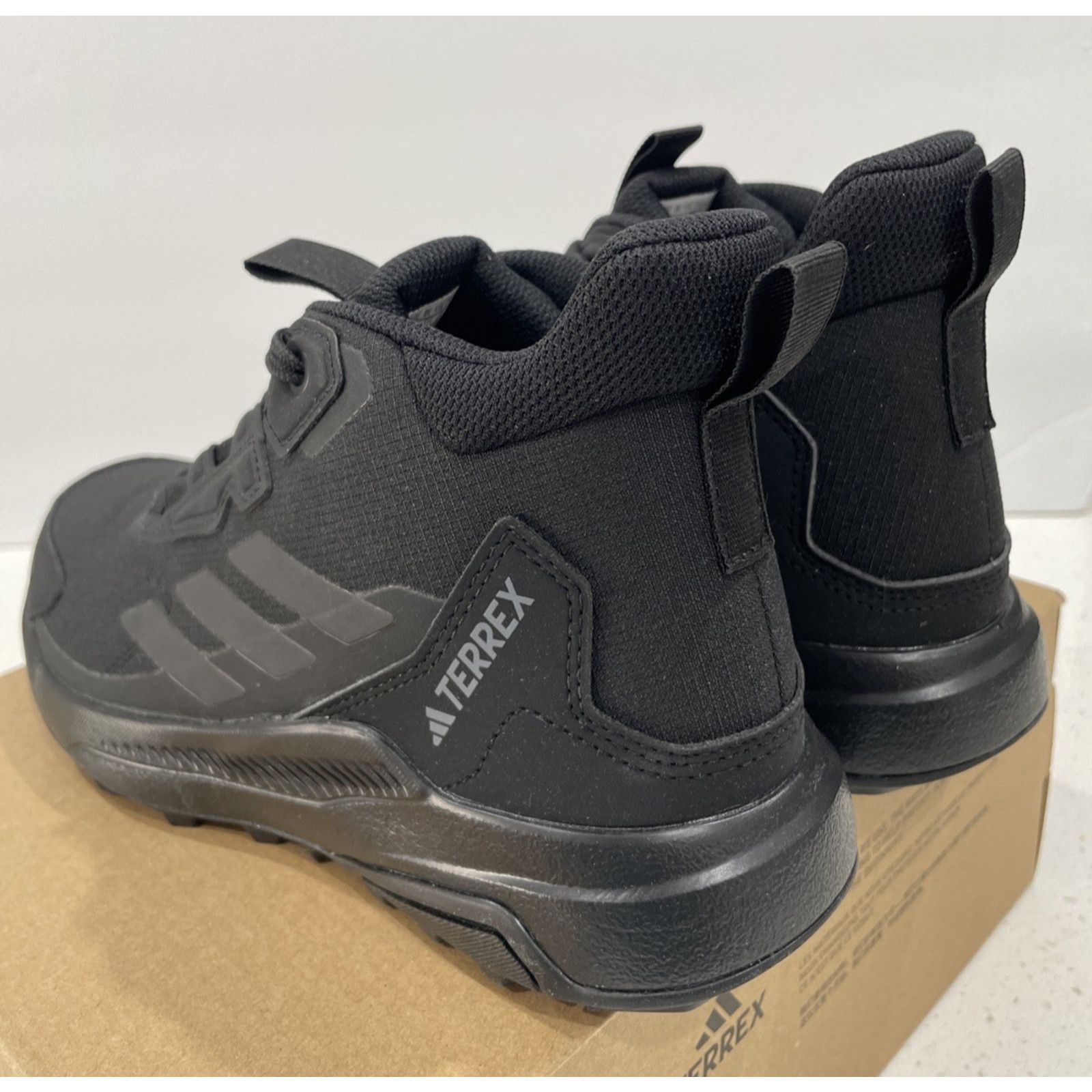 Adidas Adidas Terrex Women's Size 5.5 Hiking Shoes ID3473 New Size US 5.5 / IT 35.5 - 7 Thumbnail