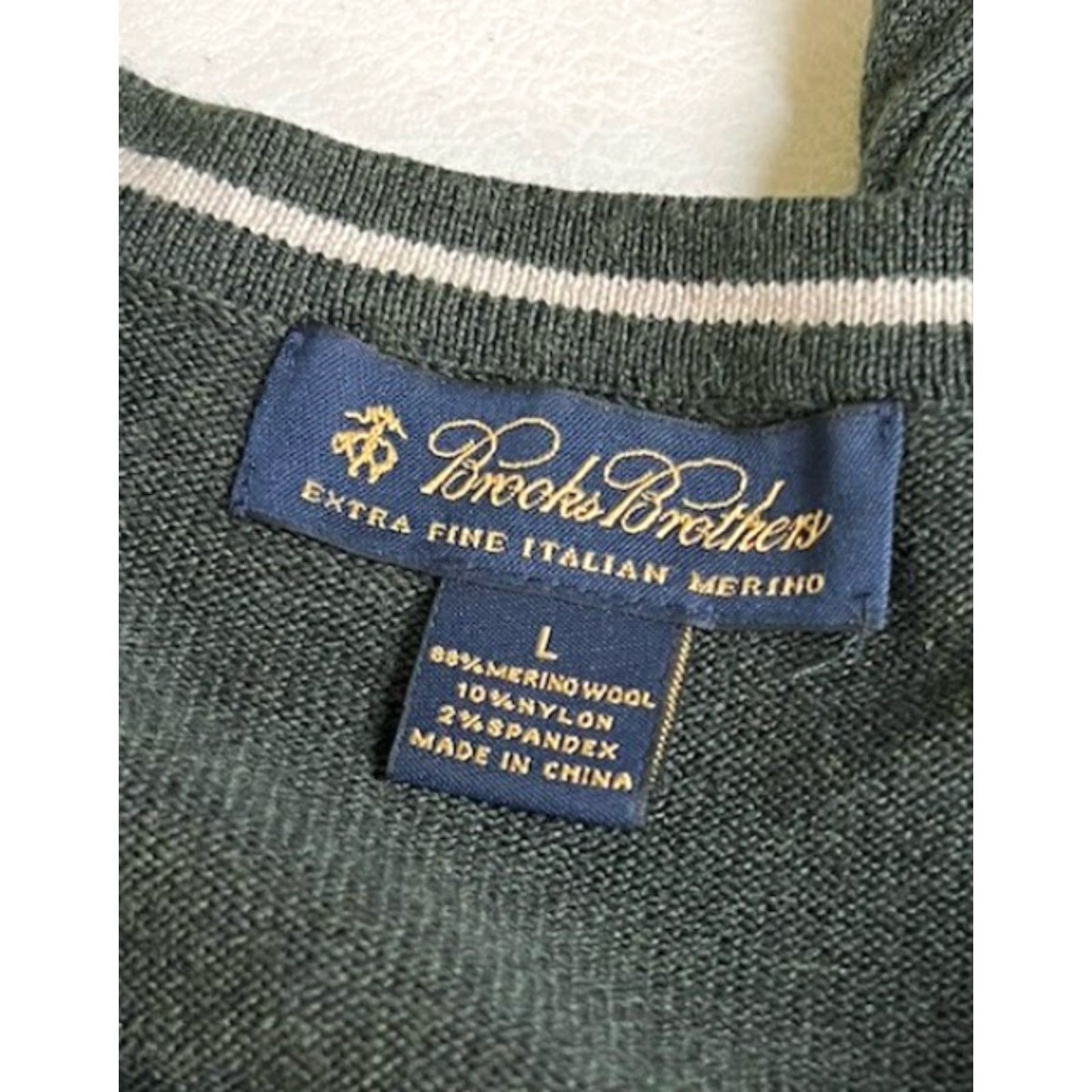 Brooks Brothers Brooks Brothers Men’s V-Neck Sweater Extra Fine Merino Wool Blend Green Large Size US L / EU 52-54 / 3 - 3 Thumbnail