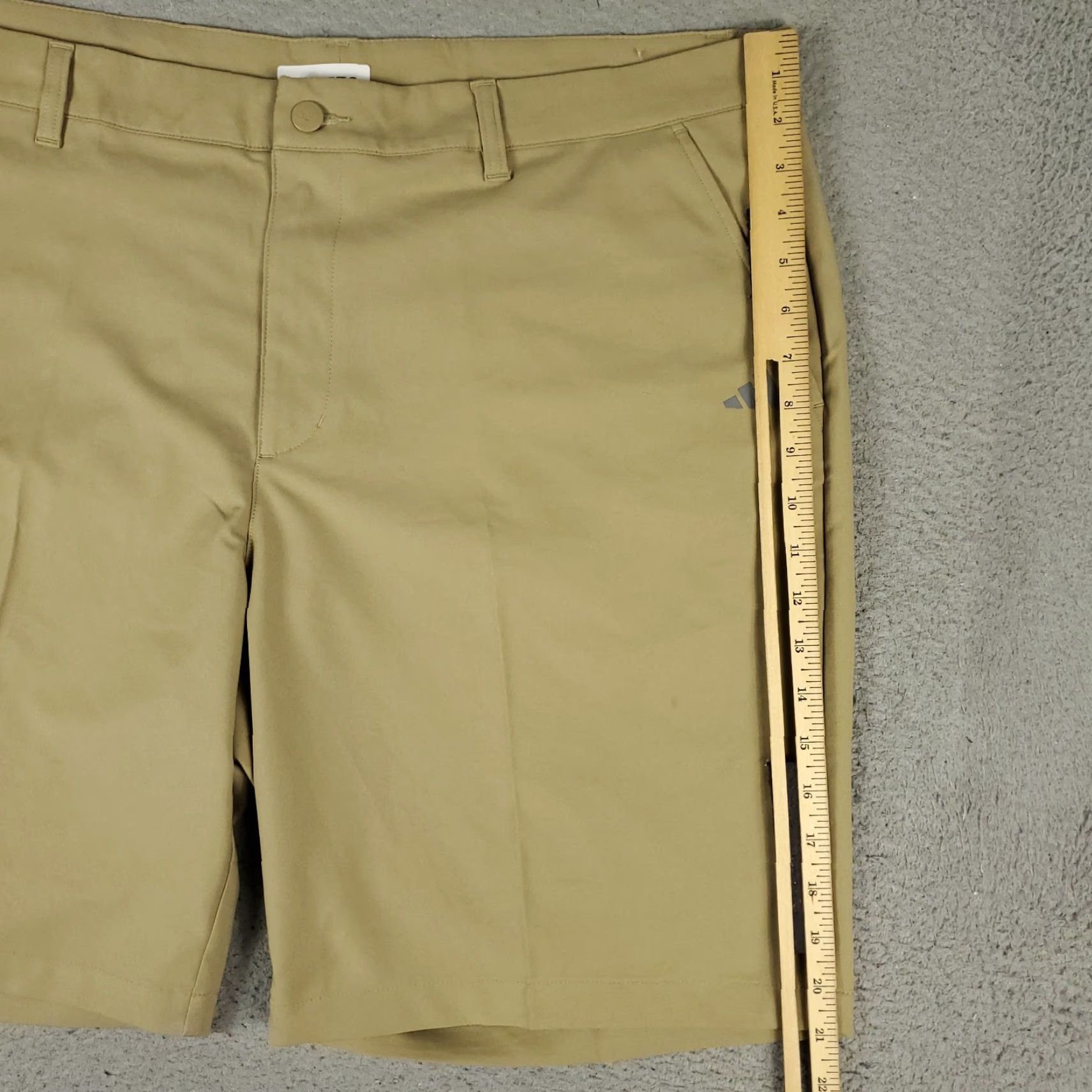 Adidas Adidas Shorts Mens Size 40 Beige Golf Casual Slash Pockets Flat Front Chino Size US 40 / EU 56 - 6 Thumbnail