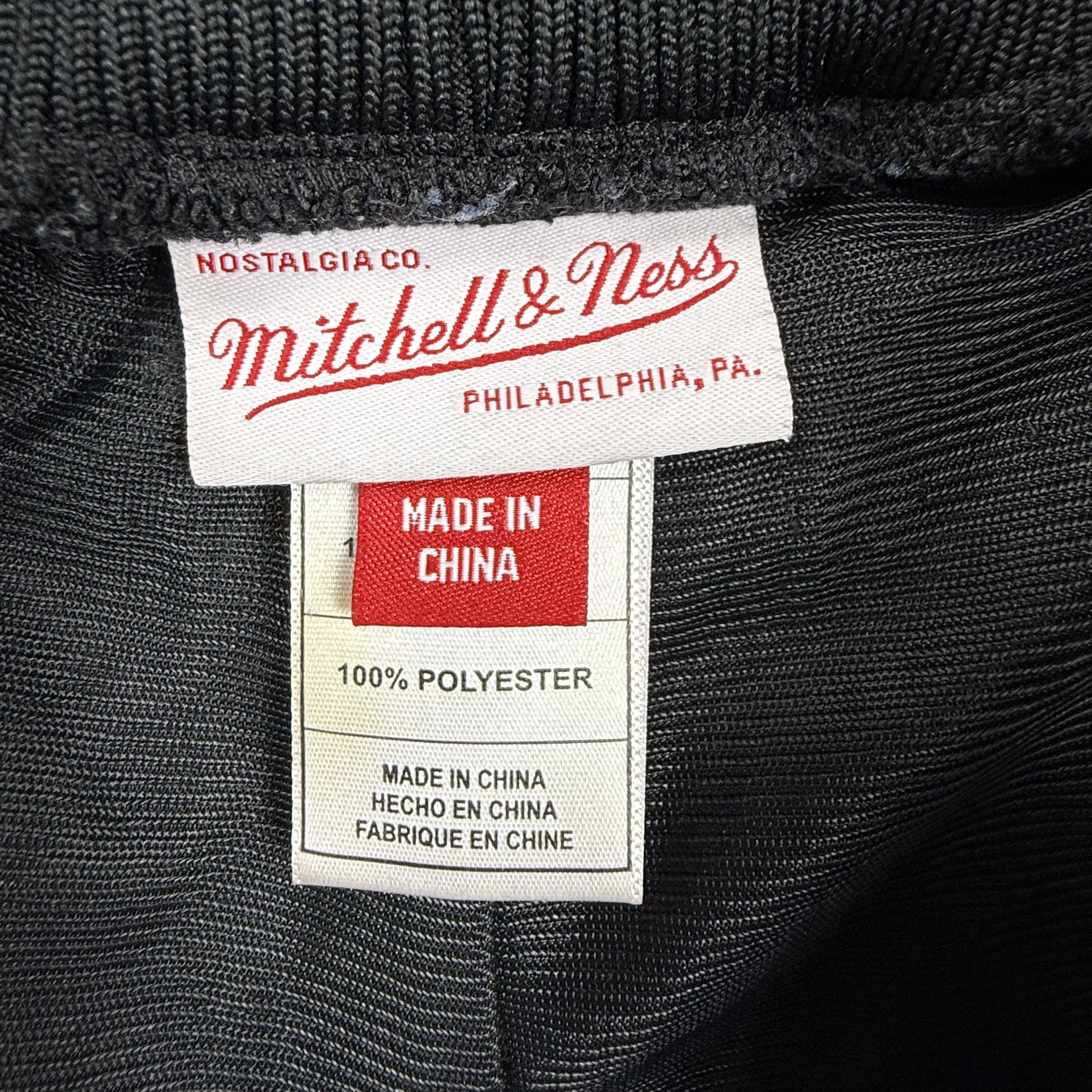 Mitchell & Ness Mitchell & Ness Mens Mesh Basketball Shorts Black Size Large Size US 36 / EU 52 - 3 Thumbnail