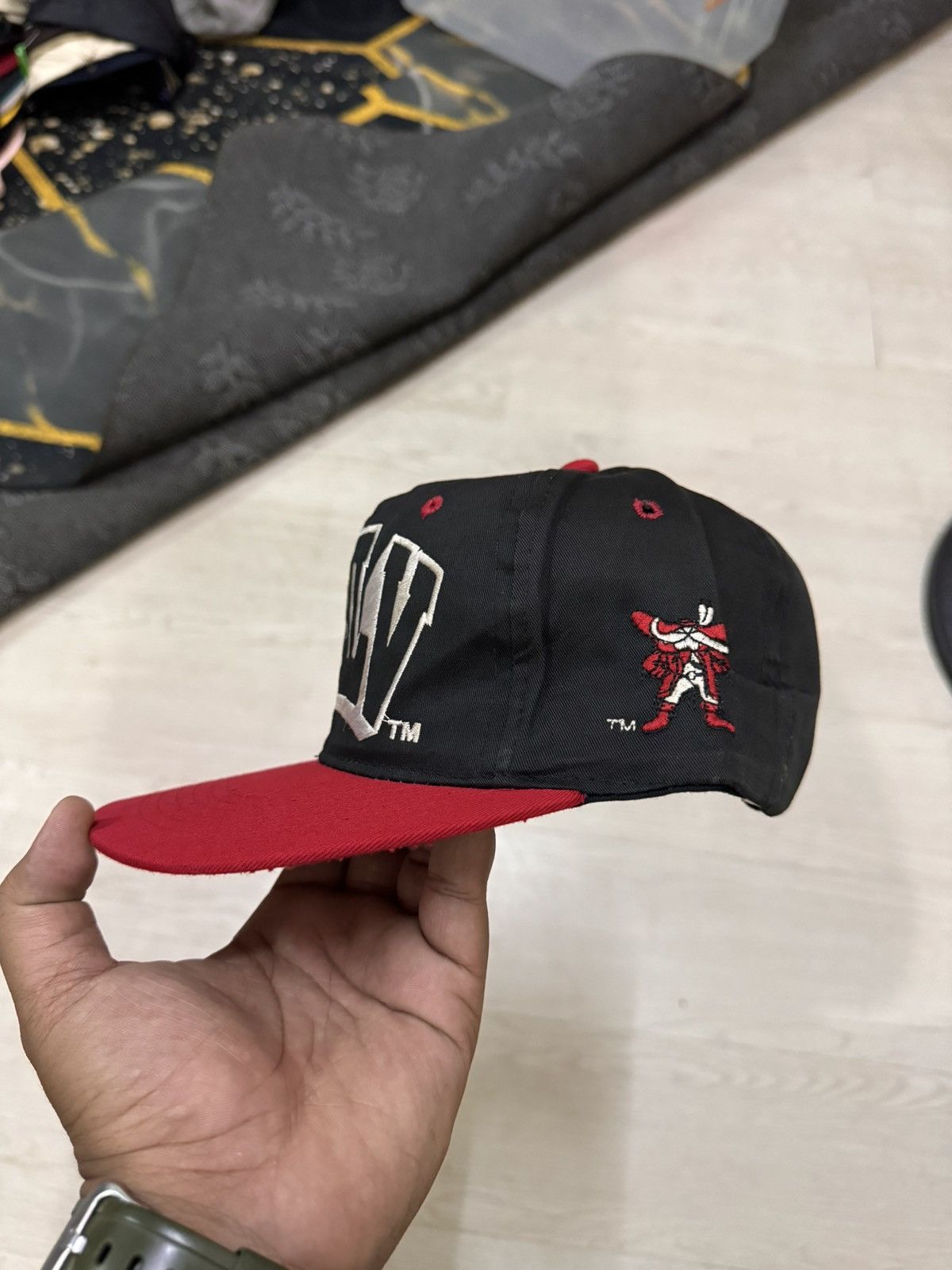 NBA University of Nevada Las Vegas Rebels Embroidered Snapback Size ONE SIZE - 4 Thumbnail
