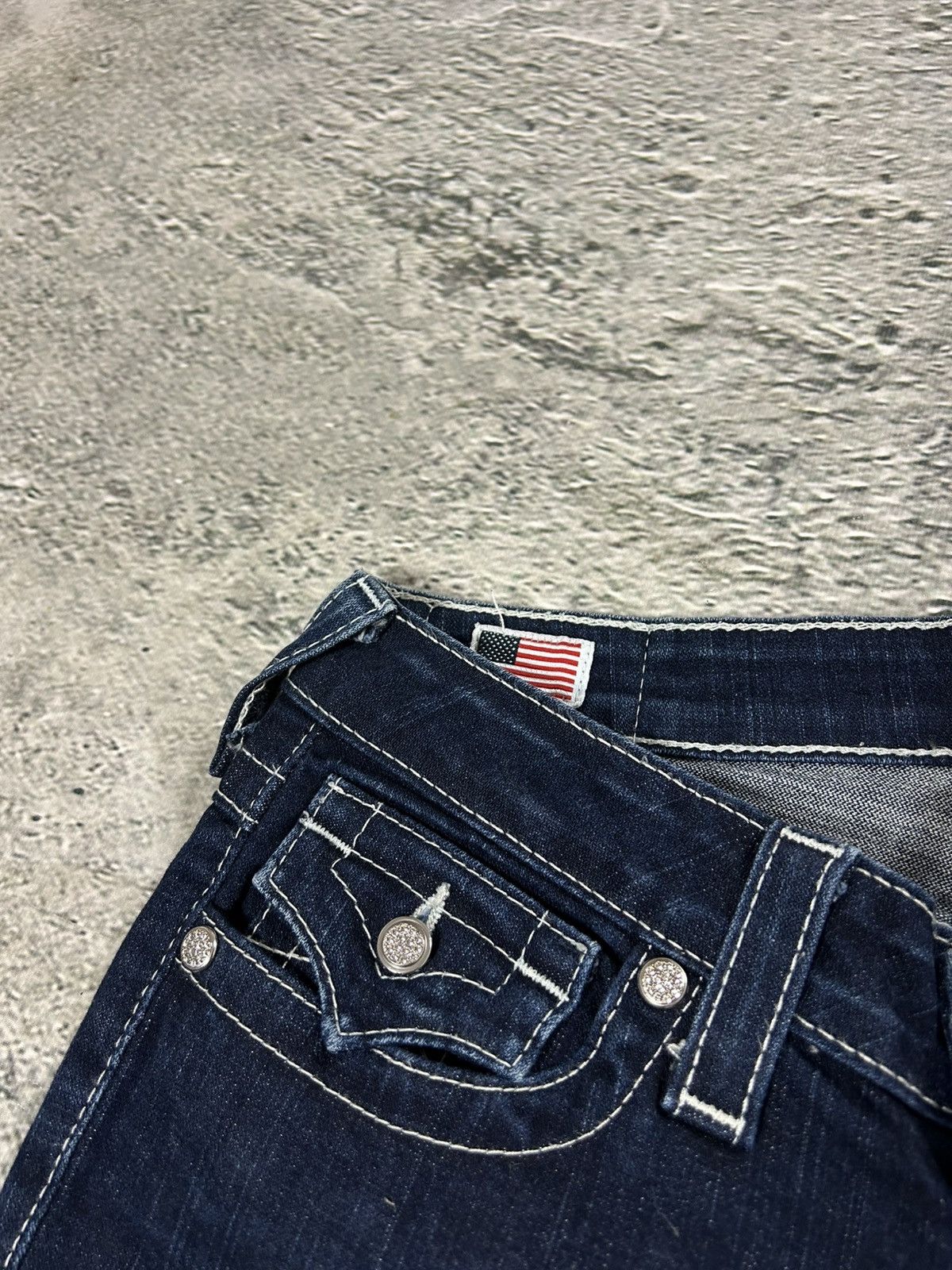 True Religion True Religion jeans slim white rhinestones vintage blue Size 27" / US 4 / IT 40 - 8 Thumbnail