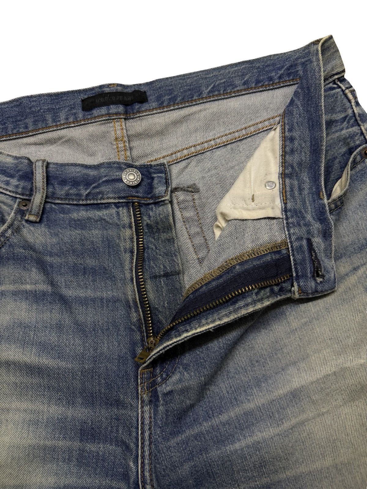 Uniqlo Vintage UNIQLO Japan Market Light Wash Distressed Denim W34 Size US 34 / EU 50 - 8 Thumbnail