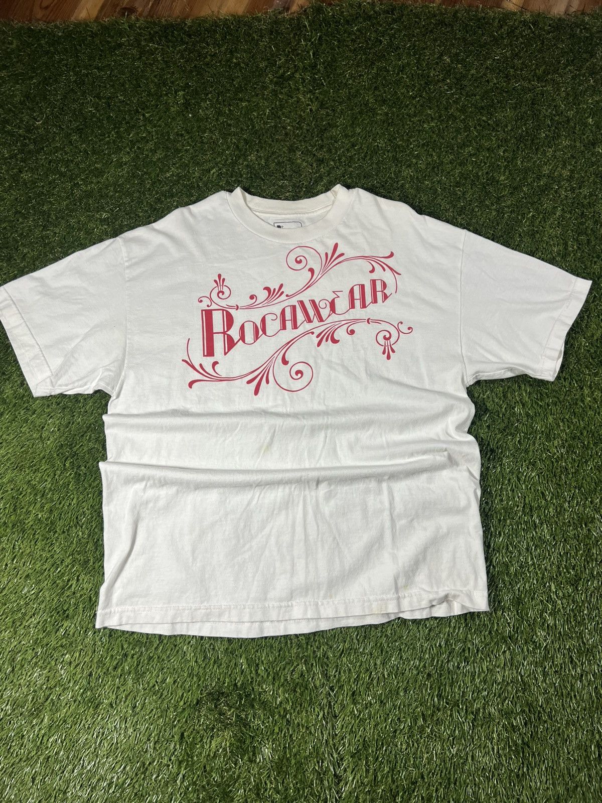 Rocawear Vintage Y2k Rocawear Script Jesse Pinkman White Red Logo Tee Size US XL / EU 56 / 4 - 1 Thumbnail