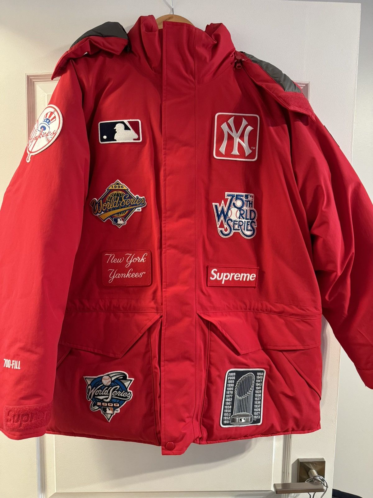 Goretex × New York Yankees × Supreme Supreme New York Yankees GORE-TEX 700-Fill  Down Jacket Red | Grailed