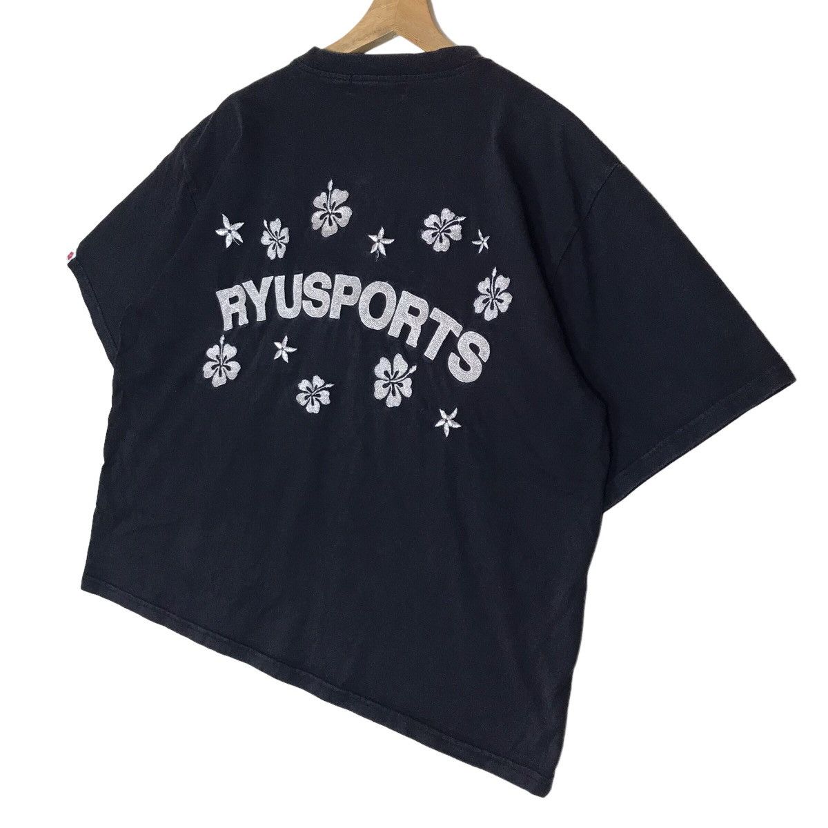 Vintage Vintage RyuSports Surfwear Cropped Top Tee Shirt Size US M / EU 48-50 / 2 - 11 Thumbnail