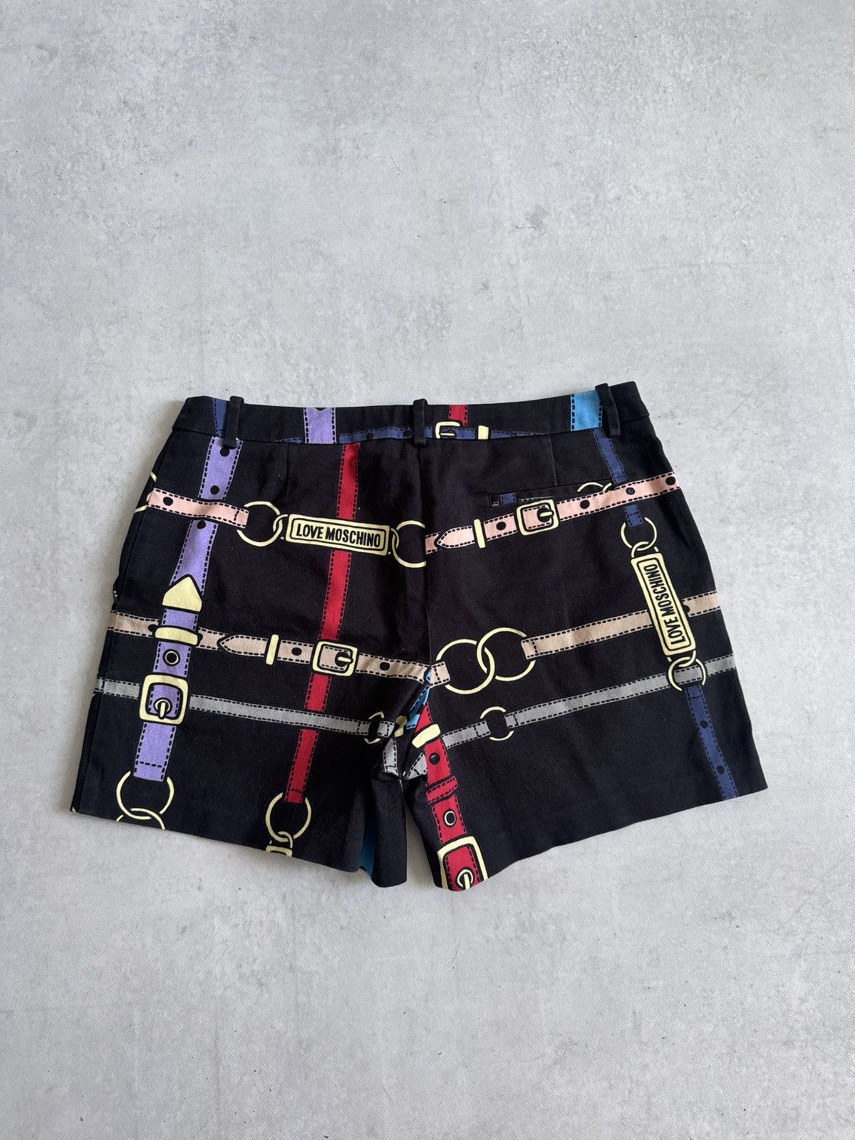 Love Moschino Rare Love Moschino Belt Print Y2K Women Shorts Cropped Vibe Size 28" / US 6 / IT 42 - 9 Thumbnail