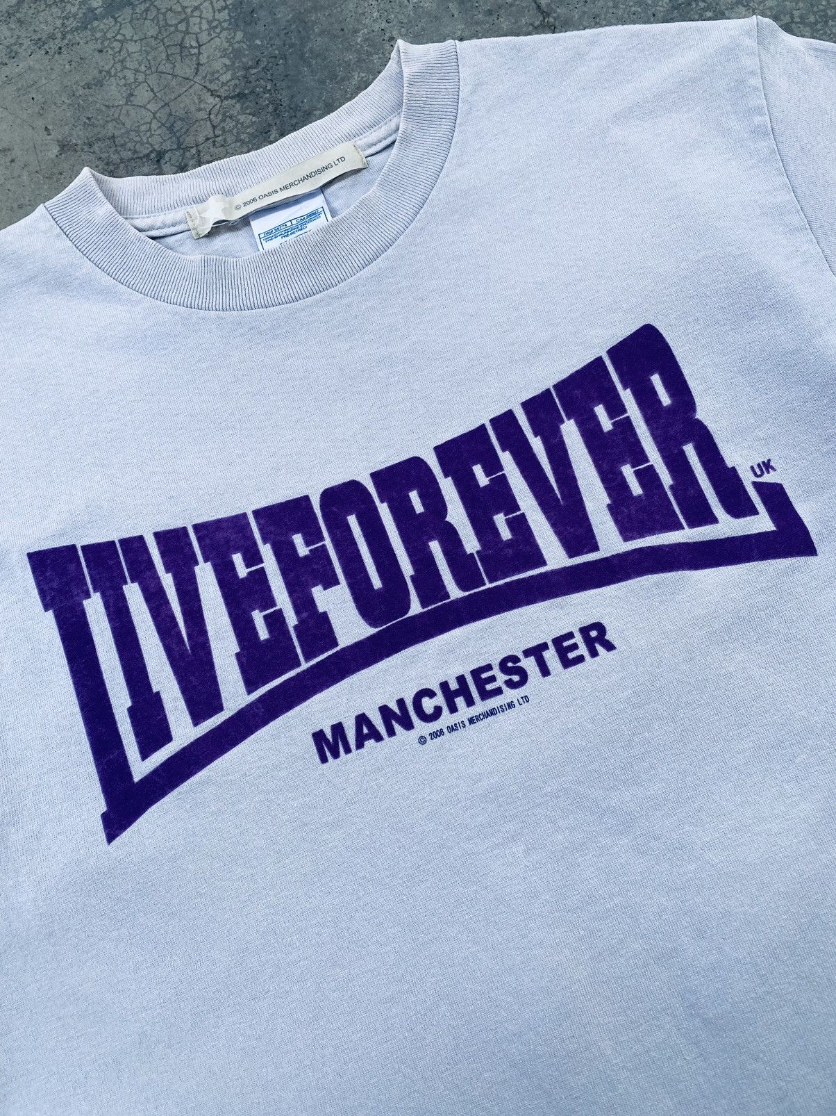 Band Tees Vintage Oasis Live Forever Manchester Britpop Band Tees Size US S / EU 44-46 / 1 - 3 Thumbnail