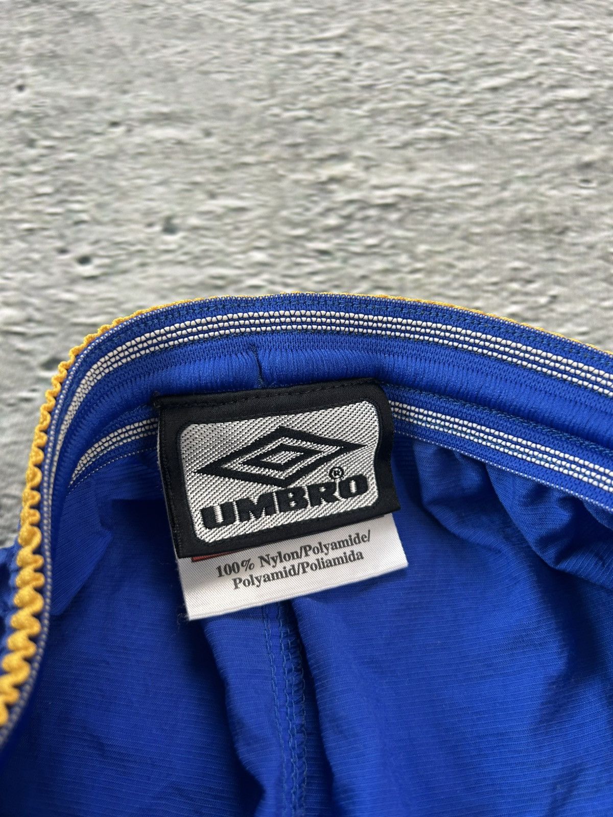 Chelsea Soccer Vintage Chelsea FC 2001 2002 Umbro shorts #8 Frank Lampard Size US 32 / EU 48 - 4 Thumbnail
