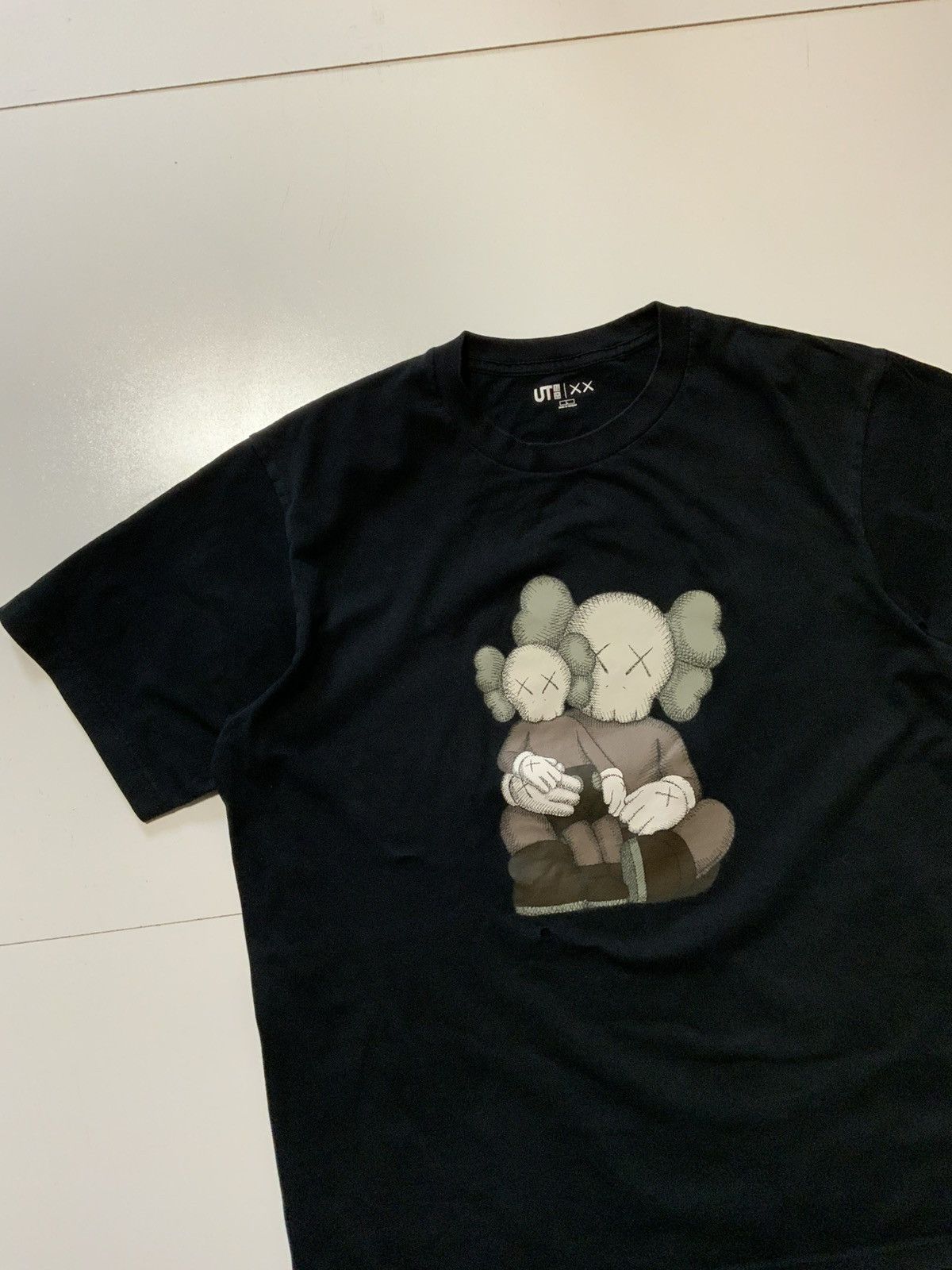 Kaws × Uniqlo Uniqlo UT X Kaws Companion Limited Edition Black S/S T-Shirt Size US L / EU 52-54 / 3 - 4 Thumbnail