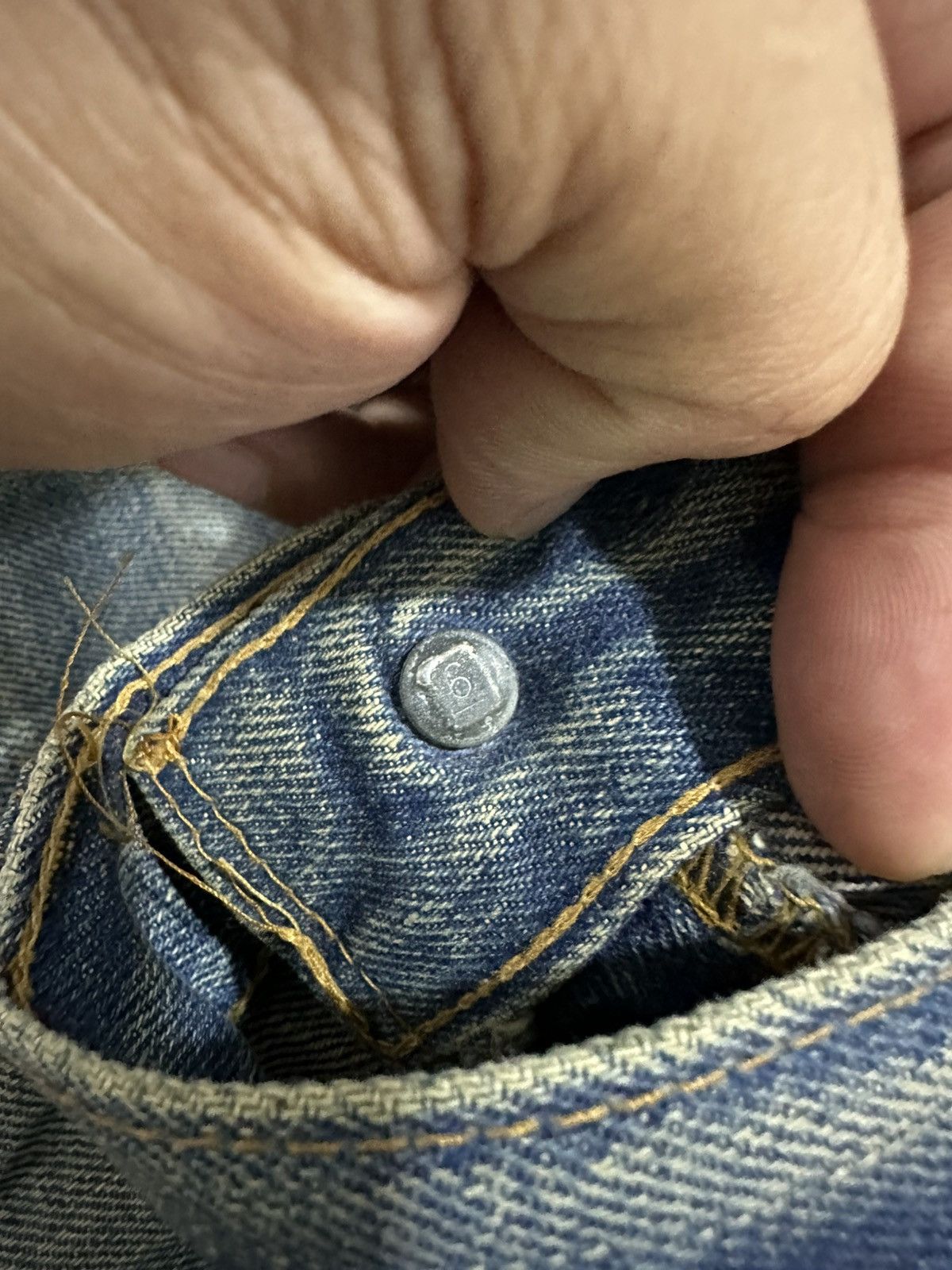 Levi's Vintage Clothing VTG 70’s Levi’s 501 Rindem Small e Jeans Button No6 Trash Size US 32 / EU 48 - 12 Thumbnail
