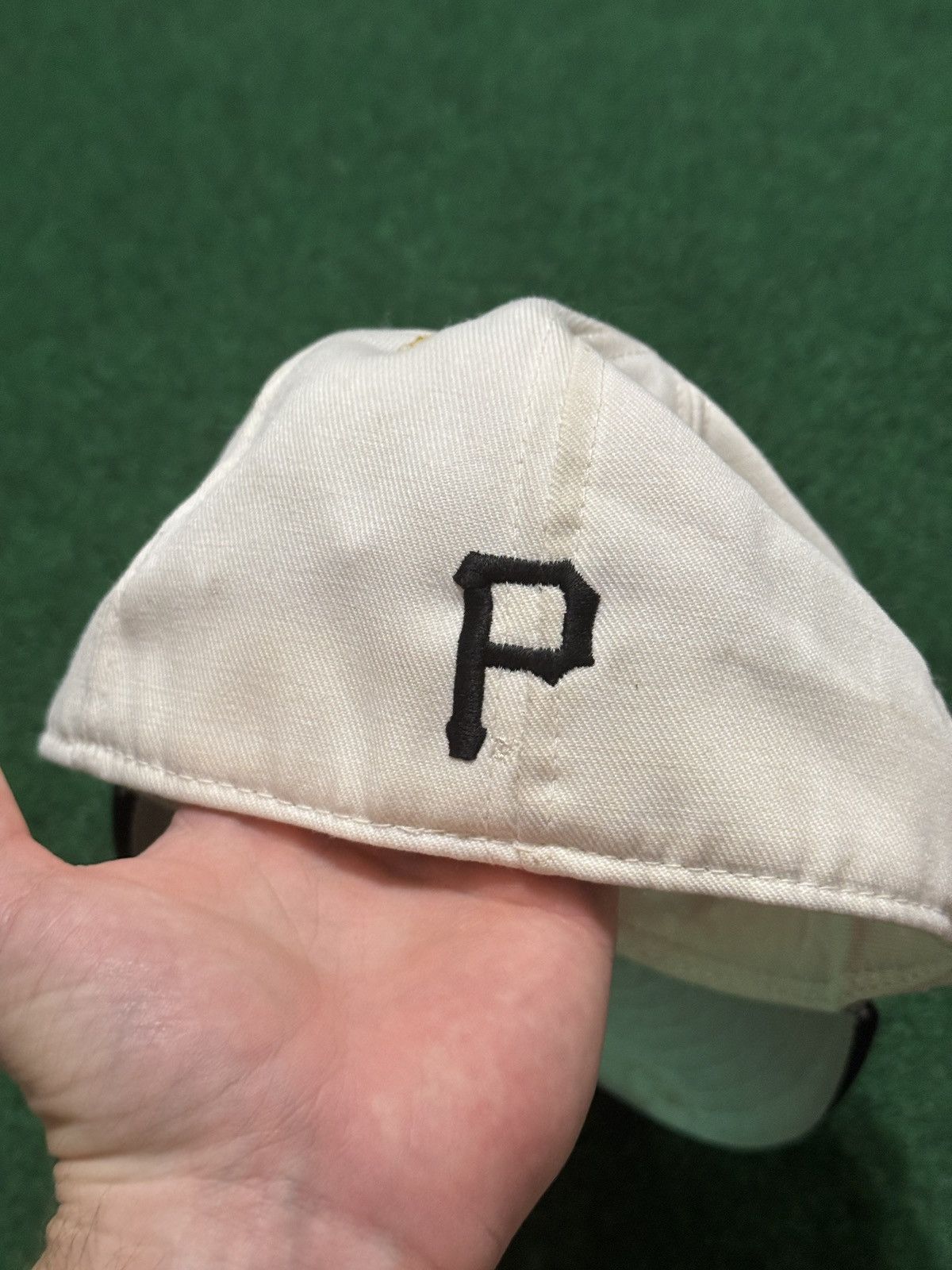 Vintage Vintage 90s Pittsburgh Pirates Fitted 7 1/4 Baseball Hat Size ONE SIZE - 7 Thumbnail