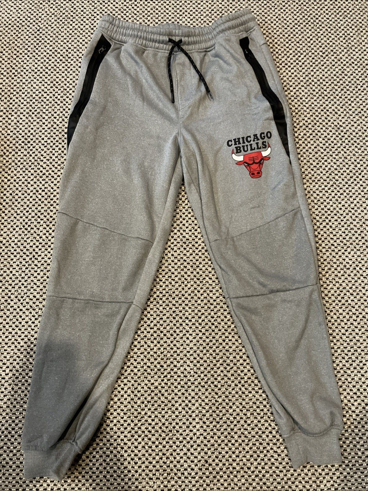 NBA NBA Chicago Bulls Joggers Grey Men’s Medium Size US 31 - 1 Thumbnail