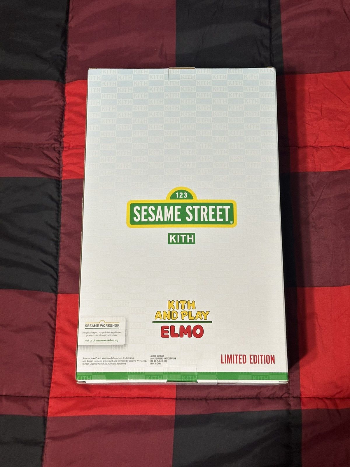 Kith × Ronnie Fieg Kith for Sesame Street Kith and Play Elmo Plush Size ONE SIZE - 2 Thumbnail