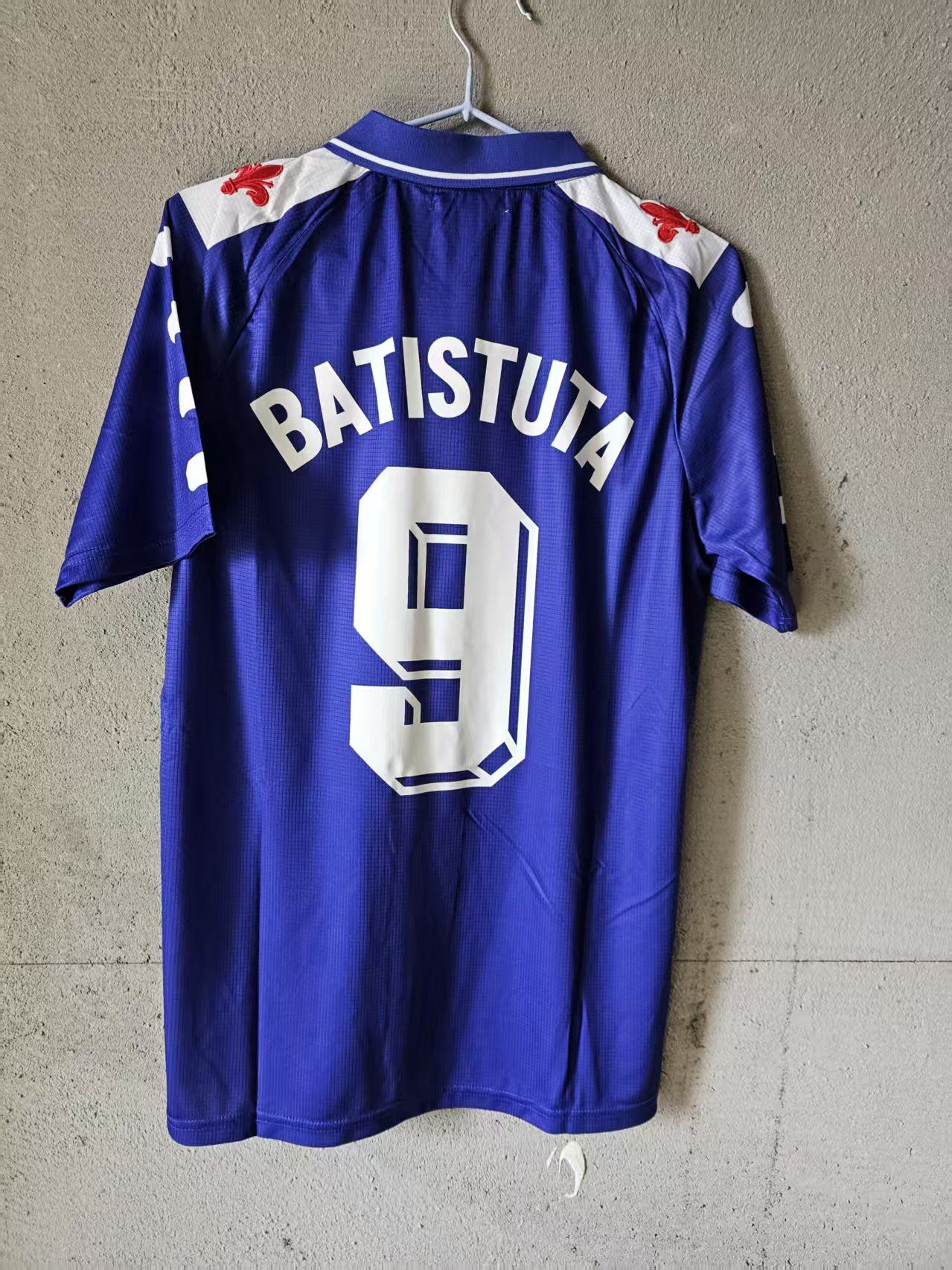Other 1998 1999 Fiorentina #9 Batistuta Jersey Size US L / EU 52-54 / 3 - 1 Thumbnail