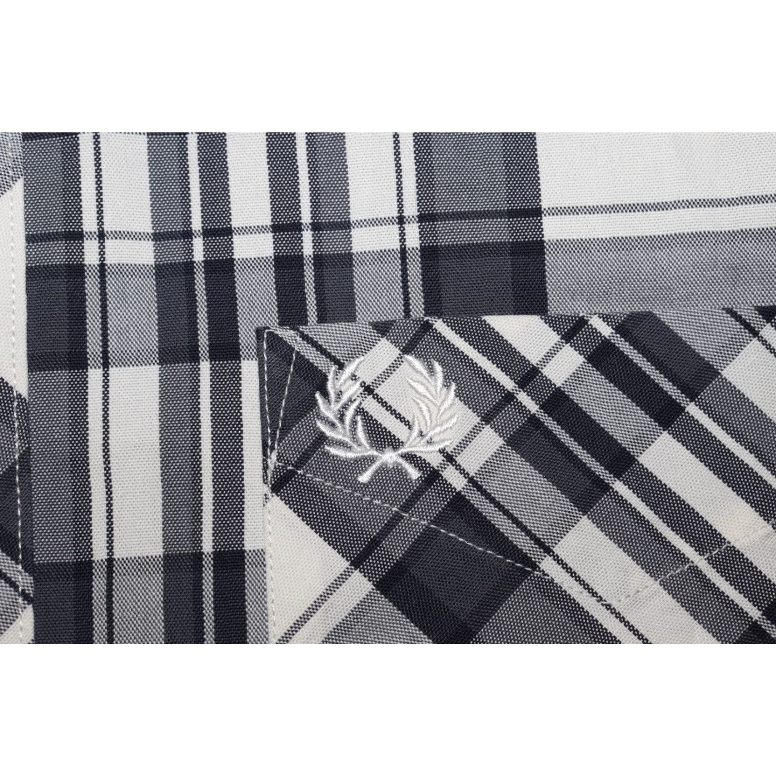 Fred Perry FRED PERRY CHECK SHORT SLEEVE SHIRT BUTTON DOWN M3532 SIZE MEN'S MEDIUM COTTON Size US M / EU 48-50 / 2 - 3 Thumbnail