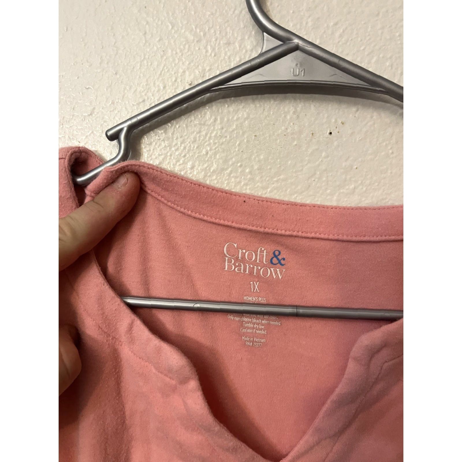 Croft & Barrow Croft & Barrow T-Shirt Pink V-Neck Short Sleeve 1X Plus Size Women Casual Shirt Size XL / US 12-14 / IT 48-50 - 3 Thumbnail