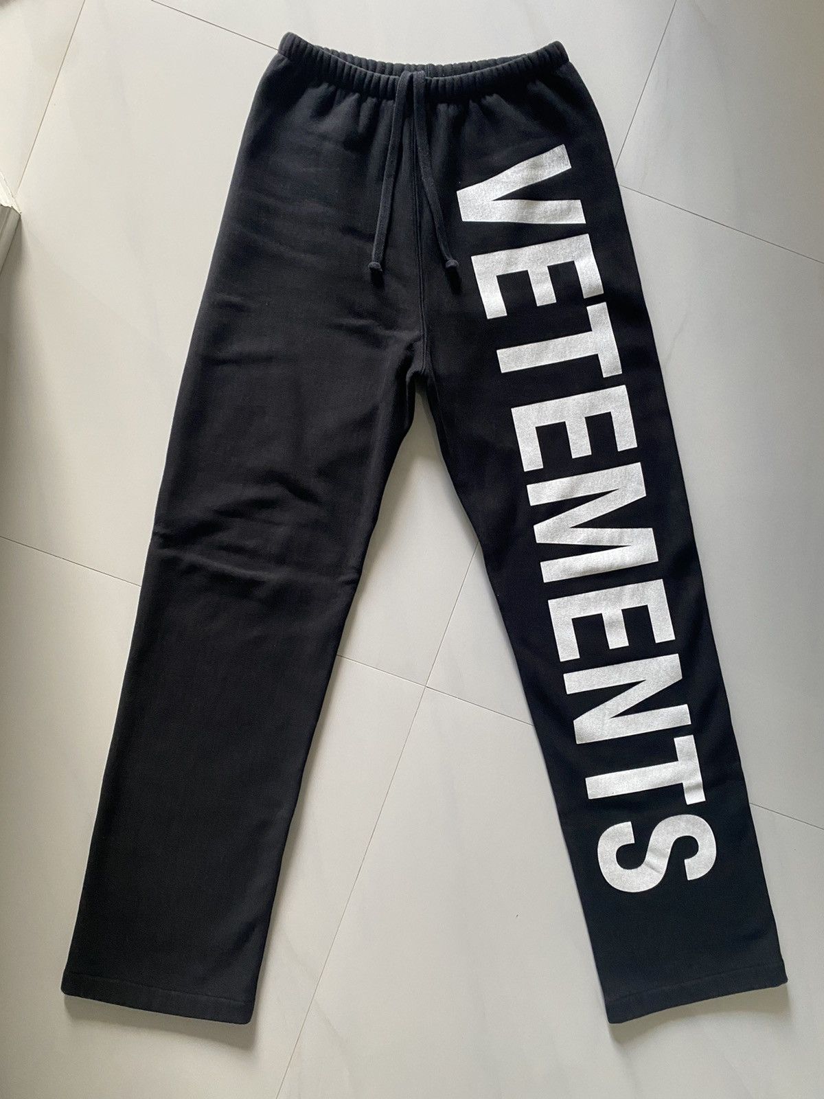 image of Vetements Big Logo Sweatpants Black, Men's (Size 30)