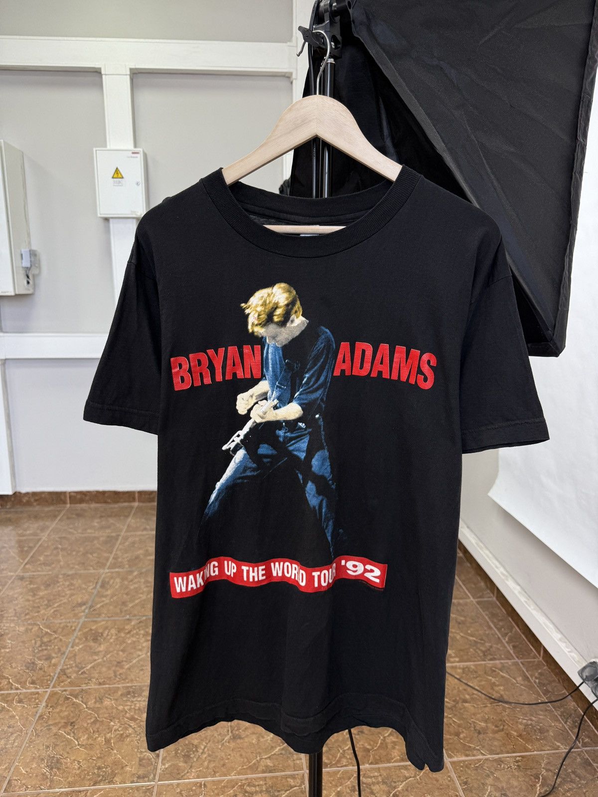 Band Tees 🇨🇦 Vintage 1992 Bryan Adams Waking Up The World Tour Tee Size US L / EU 52-54 / 3 - 1 Thumbnail