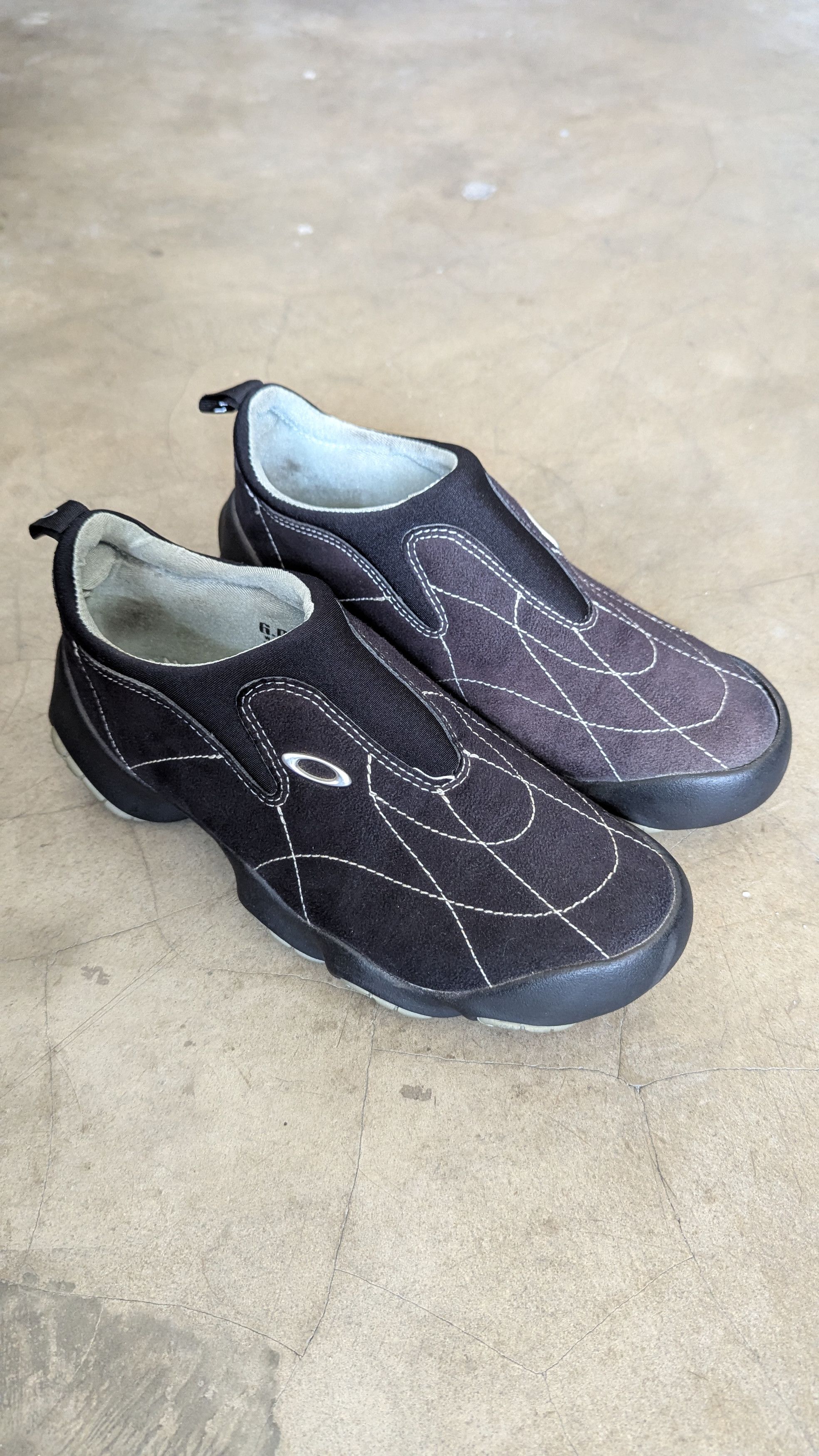 Oakley Vintage Y2K Oakley Flesh Bottlecap (Black) Shoes Gorpcore 90 Size US 6 / EU 39 - 4 Thumbnail