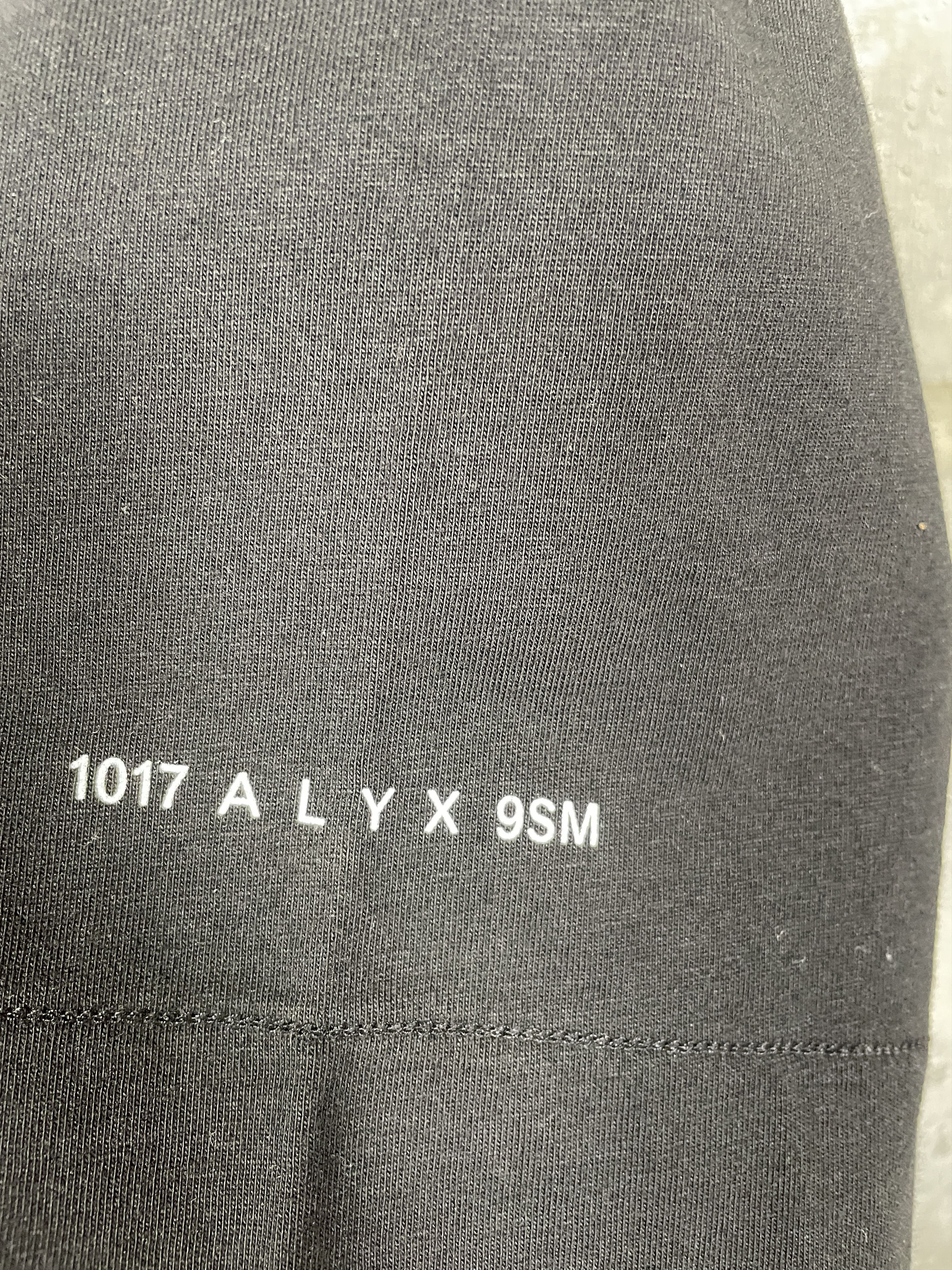 1017 ALYX 9SM 1017 ALYX 9SM Abstract-Print T-Shirt Size US S / EU 44-46 / 1 - 7 Thumbnail