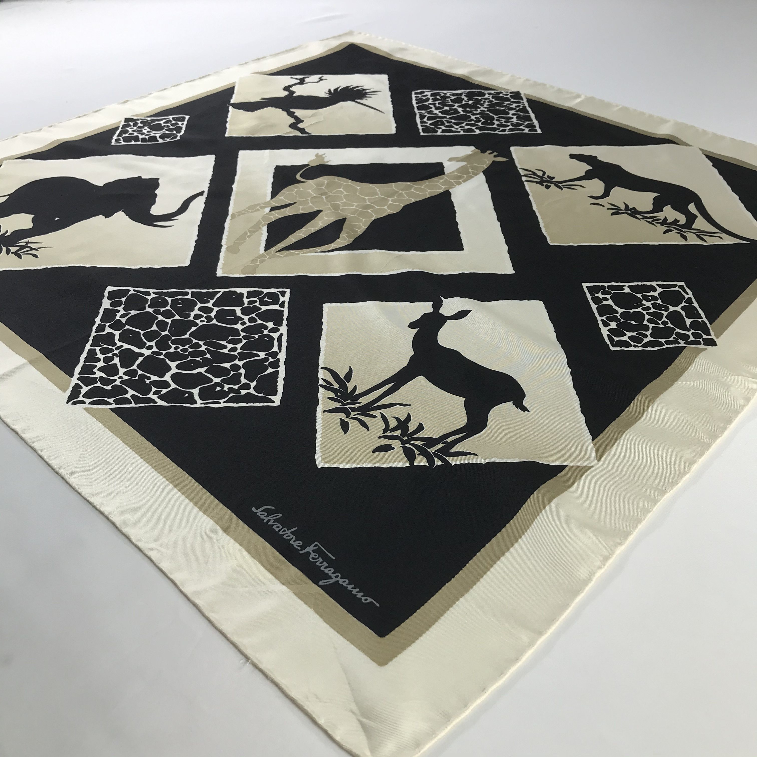 Vintage Vintage Salvatore Ferragamo Silk Scarf Size ONE SIZE - 3 Thumbnail