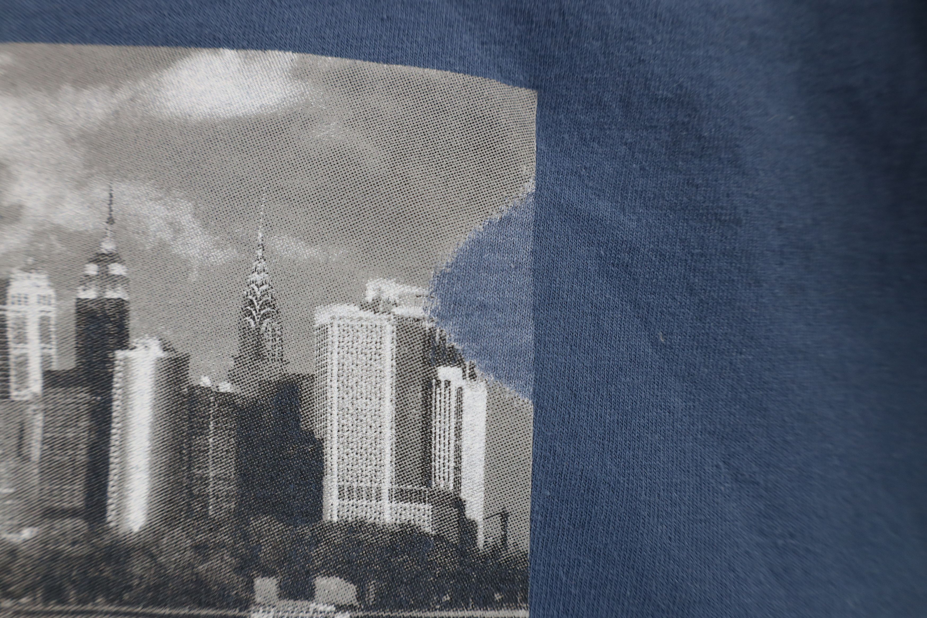 Vintage Vintage Y2K Streetwear New York City Box Logo T-Shirt Blue Size US L / EU 52-54 / 3 - 6 Thumbnail