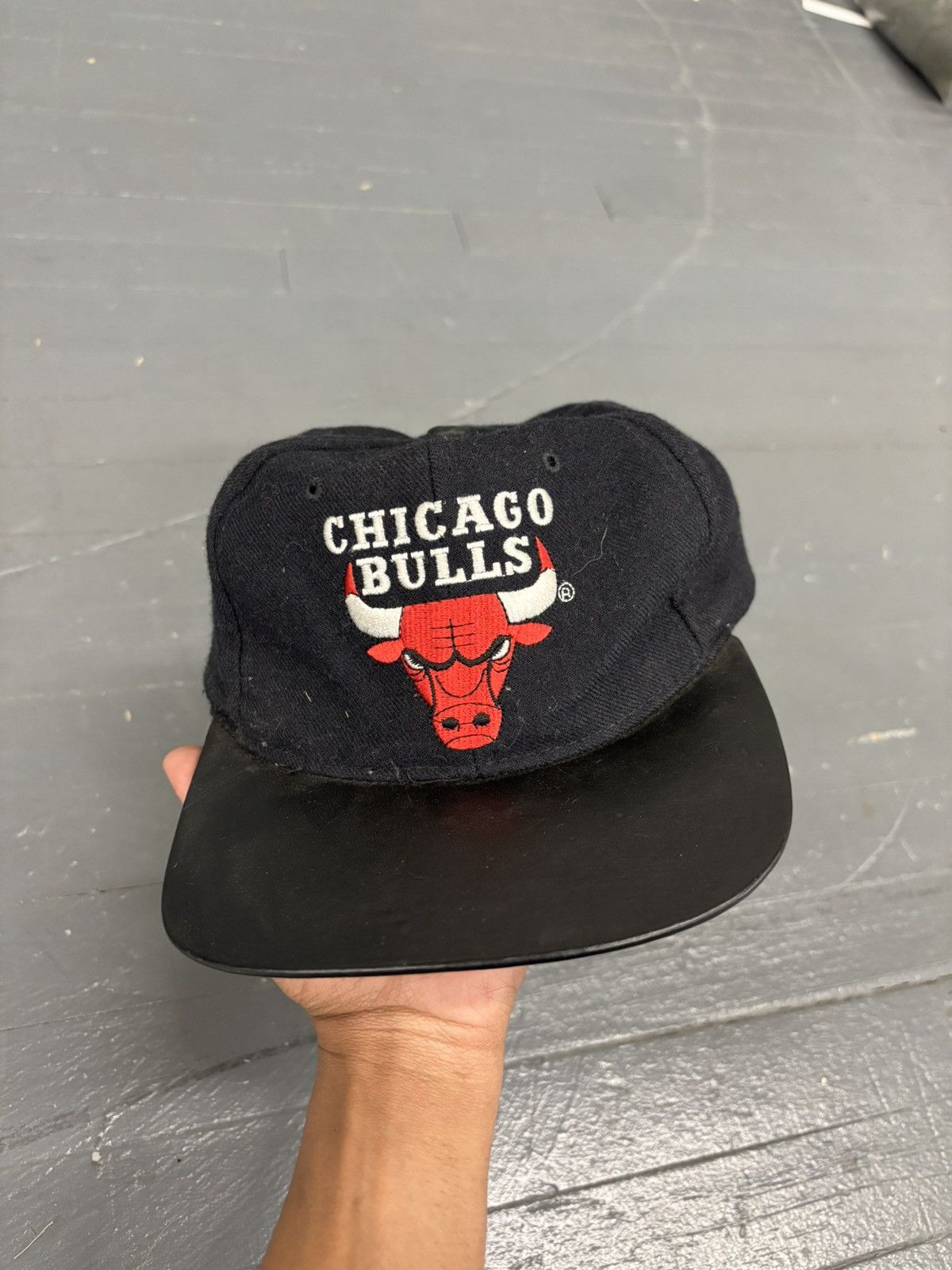 NBA × Starter × Vintage Vintage 90s Chicago Bulls starter hat Size ONE SIZE - 6 Thumbnail