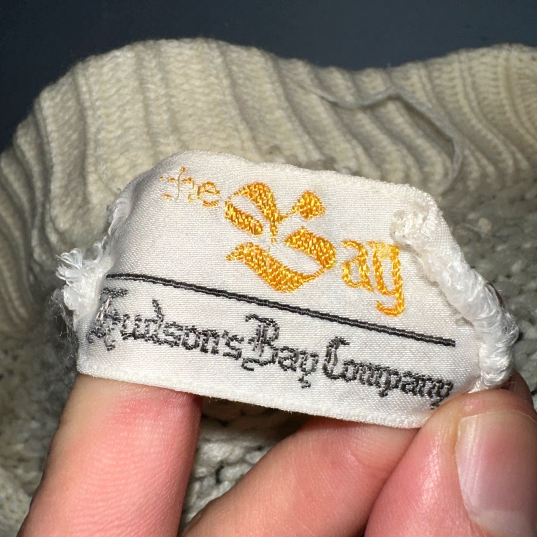 Hudson VINTAGE Hudson's Bay Cardigan Sweater Mens L Ivory Acrylic Cable-Knit Fisherman 80s Korea Size US L / EU 52-54 / 3 - 6 Thumbnail