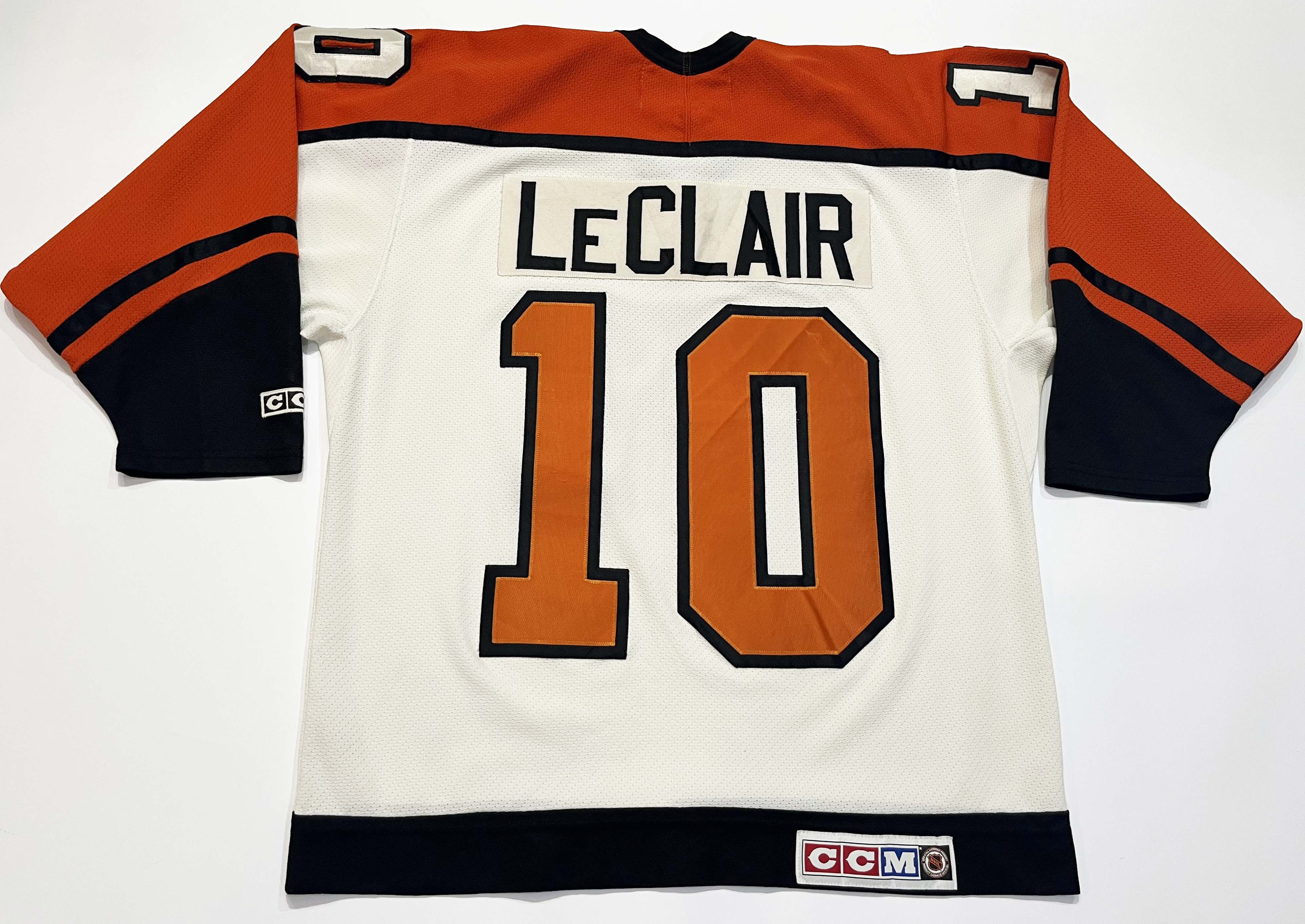 Ccm CCM Philadelphia Flyers LeCLAIR #10 NHL Hockey Jersey Size US L / EU 52-54 / 3 - 4 Thumbnail