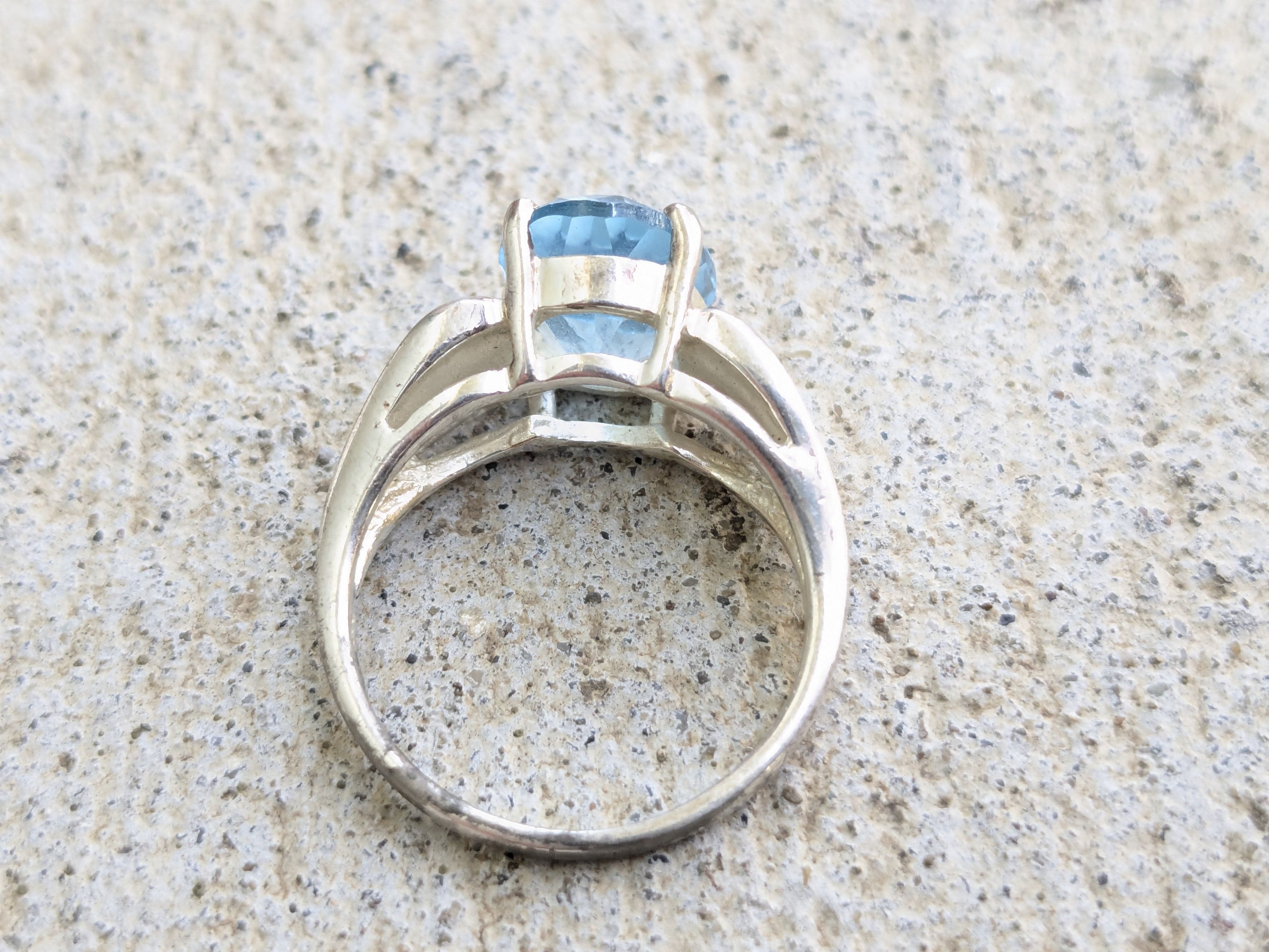 Jewelry Sterling Silver Ring Blue Topaz Oval Faceted 7 Size ONE SIZE - 3 Thumbnail