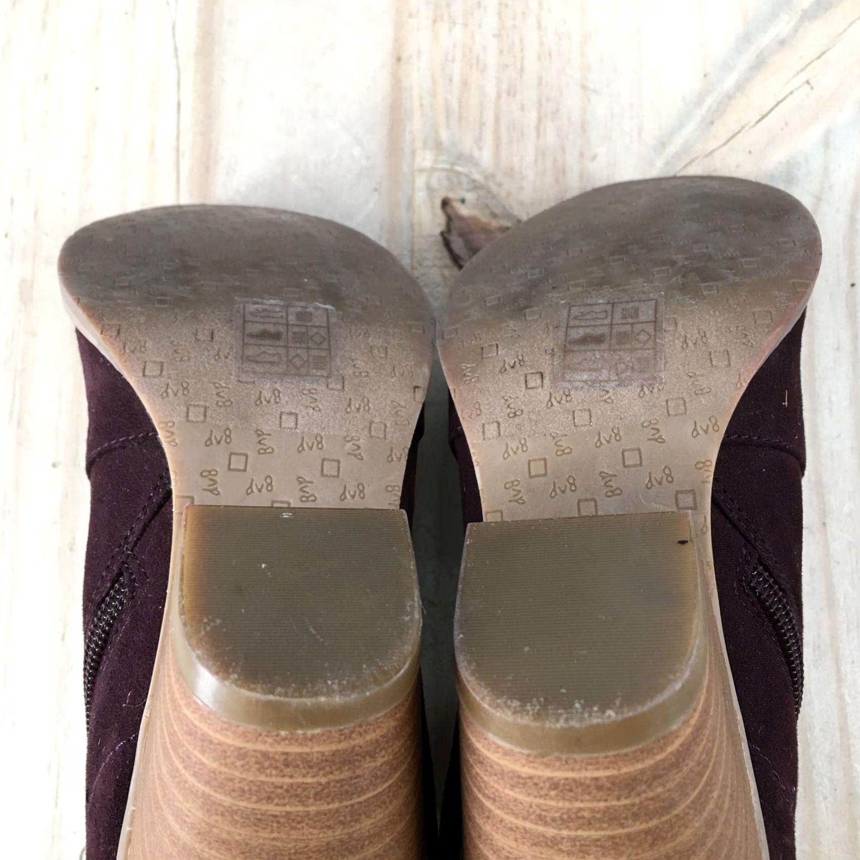 Dolce Vita Dolce Vita Boots Womens 8.5 Ankle Booties Burgundy Fabric Side Zip Heeled Size US 9 / IT 39 - 7 Thumbnail