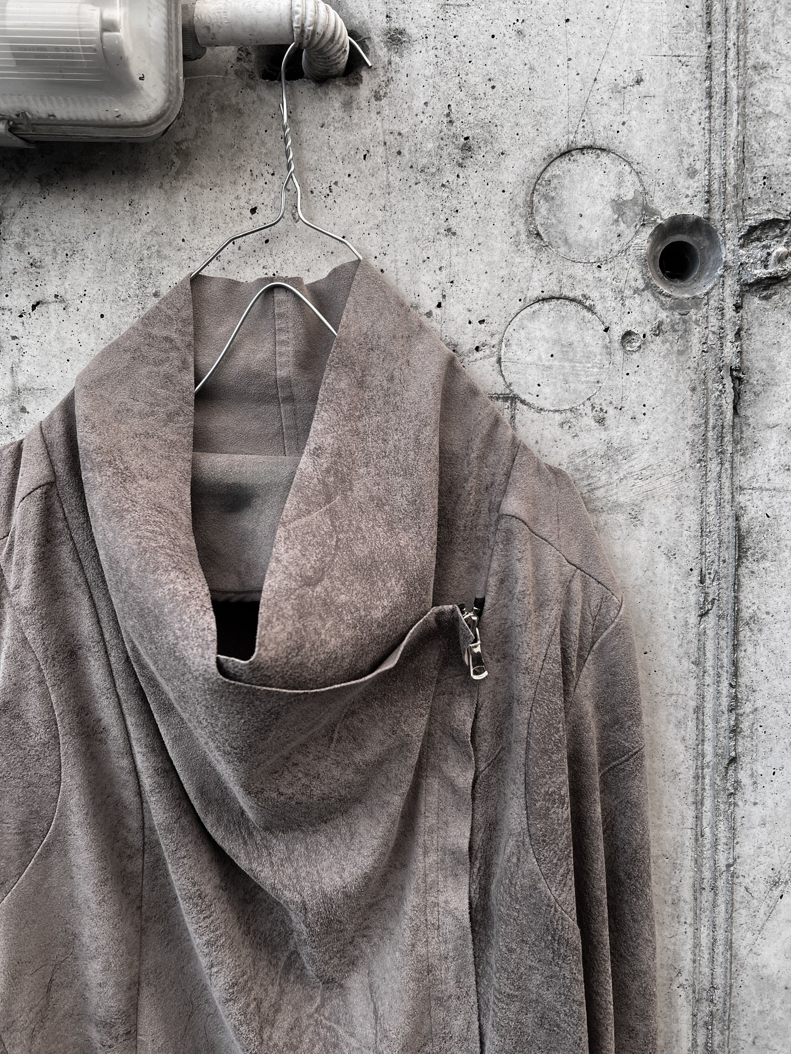 Japanese Brand Avant-Garde Draped Zip Jacket Taupe Size S / US 4 / IT 40 - 2 Thumbnail