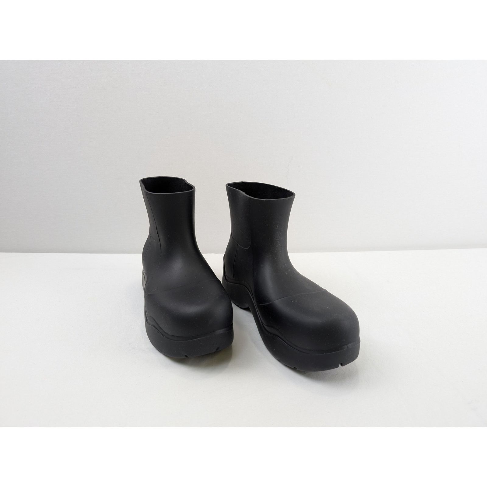 Bottega Veneta o1rshd1 Q:4 / Matt Rubber Puddle Ankle Boots in Black 44 Size US 11 / EU 44 - 5 Thumbnail