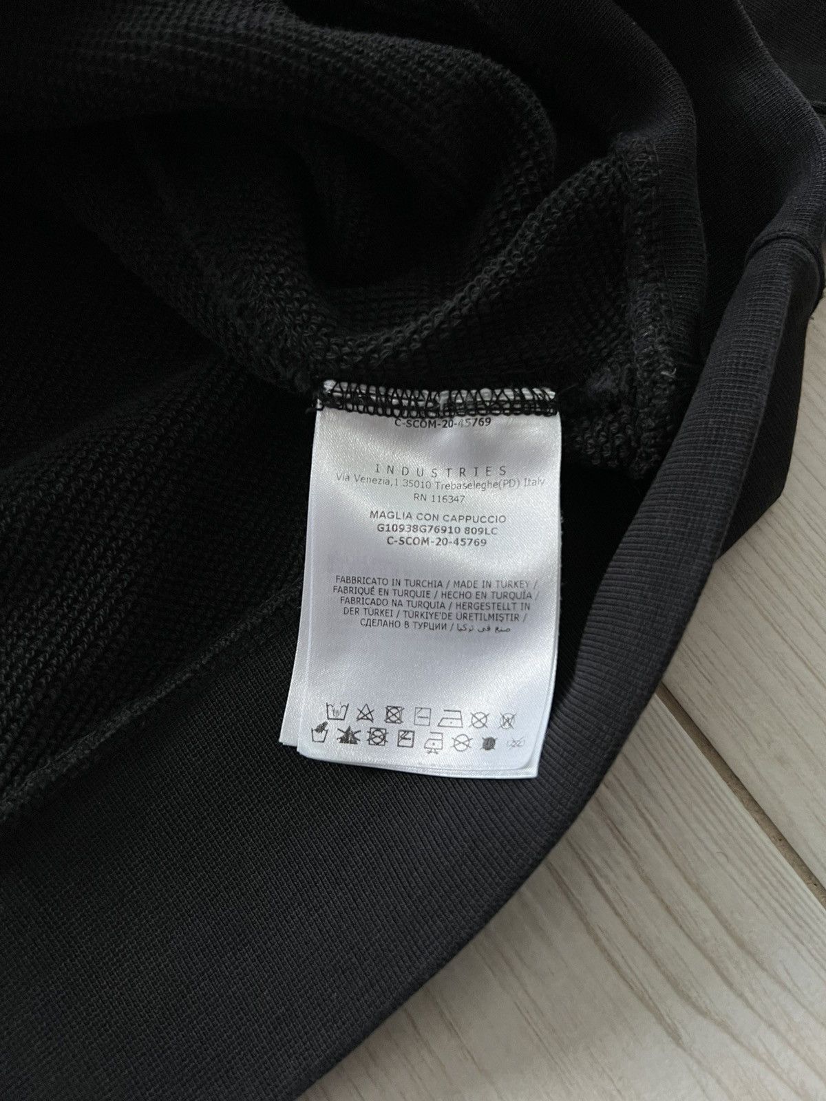 Moncler MONCLER Black Hoodie Same But Different Big Logo Patch Size US S / EU 44-46 / 1 - 12 Thumbnail