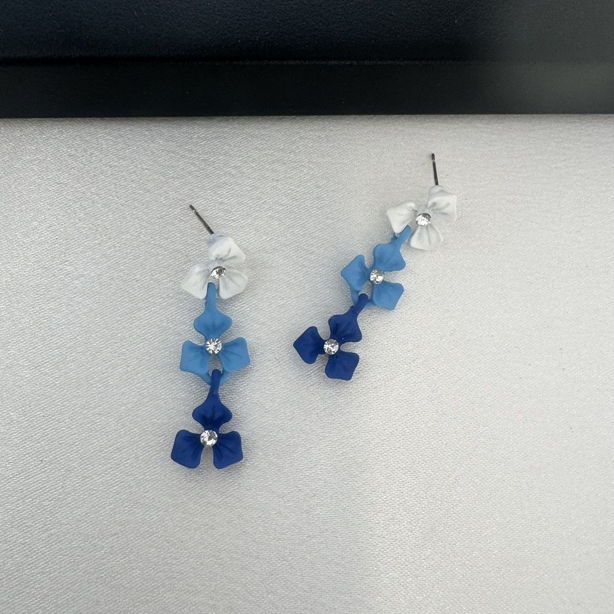 Other Flower Dangle Drop Earrings for Women Size ONE SIZE - 2 Thumbnail