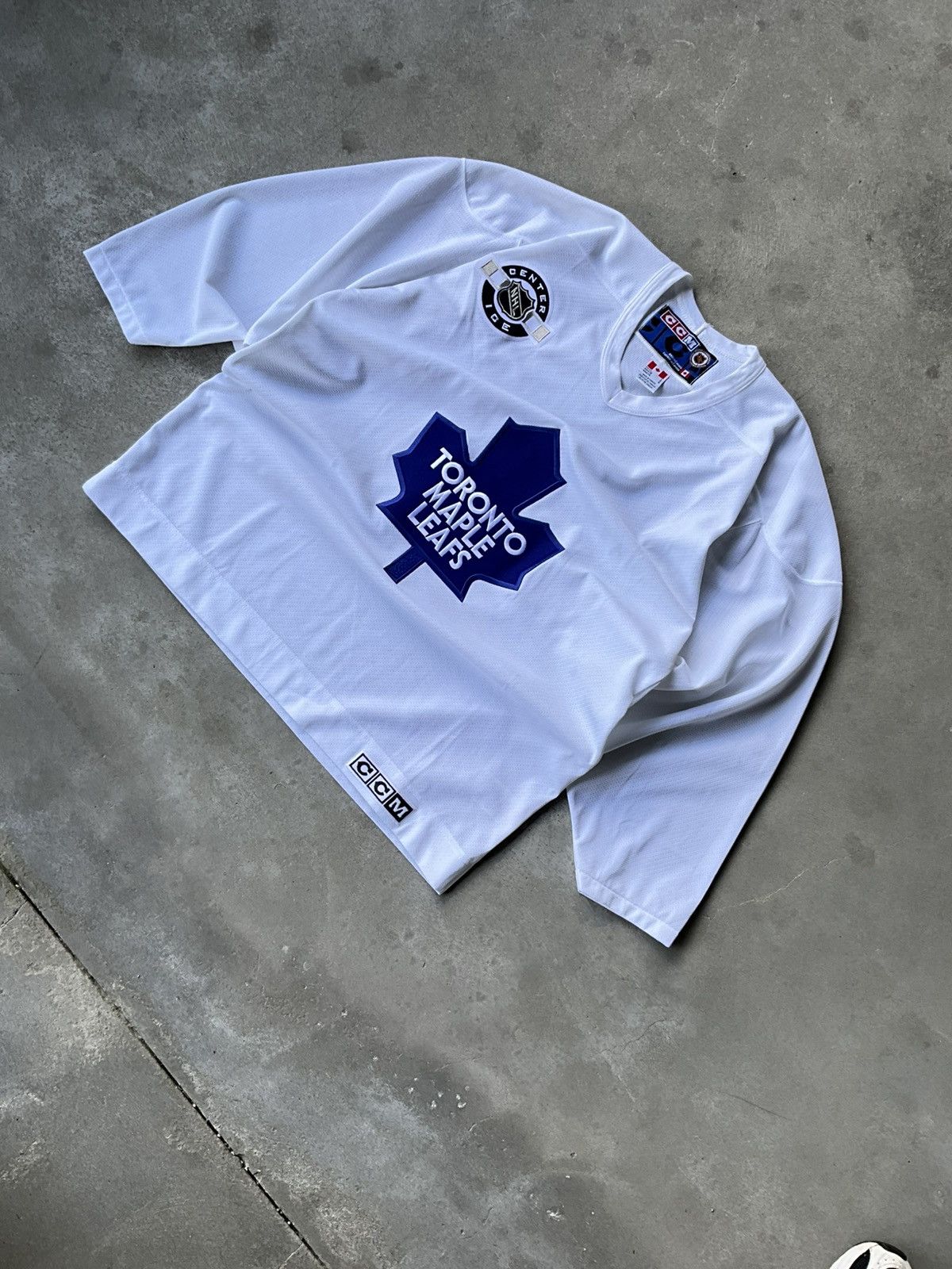 CCM Toronto Maples Leaf NHL Hockey Jersey L Size