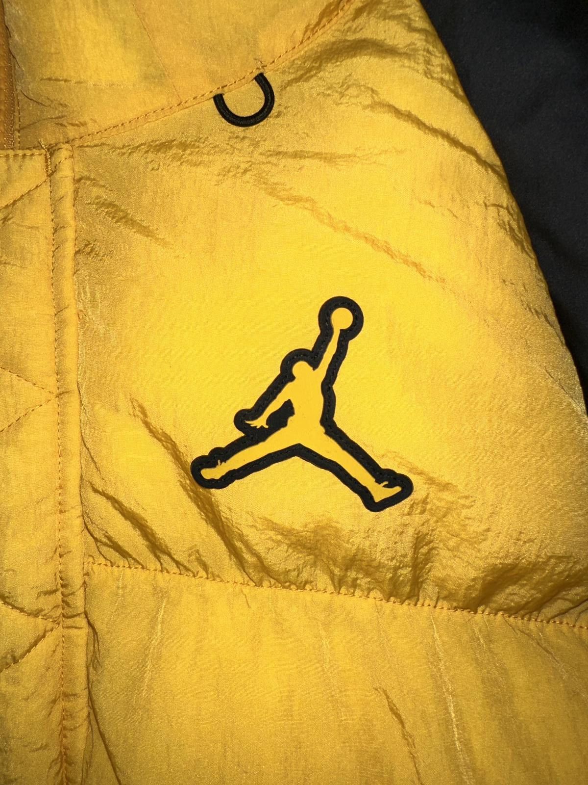 Designer Nike Jordan Essentials Puffer Coat Yellow Black Sample Size US M / EU 48-50 / 2 - 3 Thumbnail