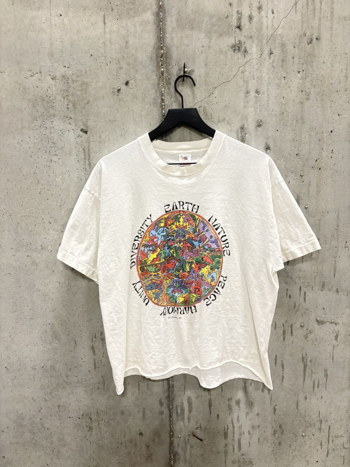 Vintage Vintage Diversity Art Tee Shirt Faded Distressed Grunge Band Size US XL / EU 56 / 4 - 1 Thumbnail