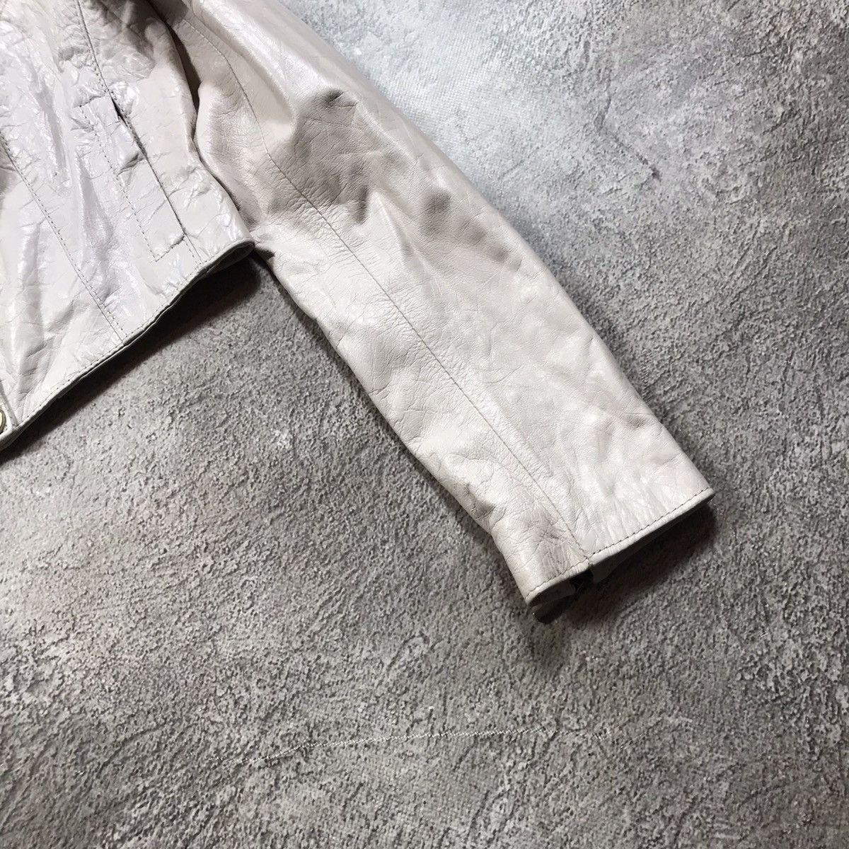 Vintage Vintage 90s Y2K Cropped Leather Jacket Cream Preppy Faded S Size S / US 4 / IT 40 - 5 Thumbnail