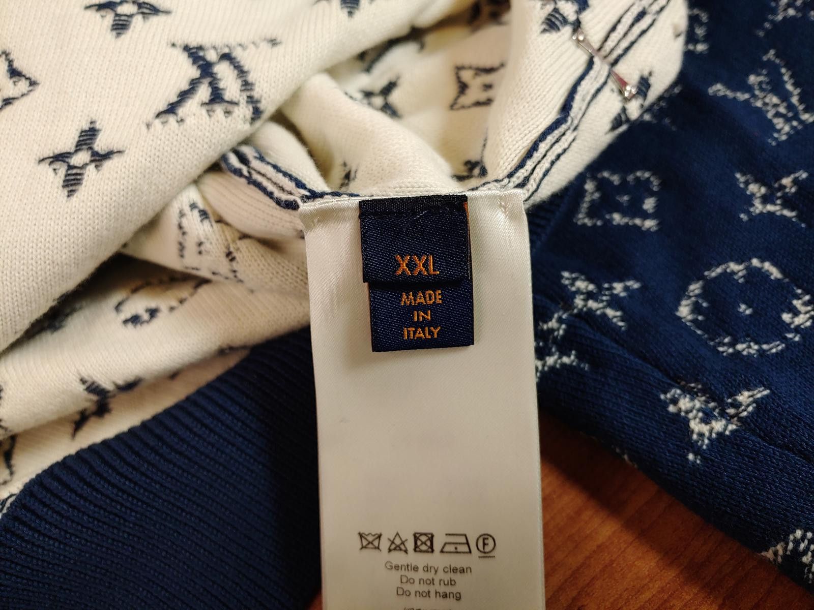 Louis Vuitton Louis Vuitton Monogram Degrade Knitwear in Navy Size US L / EU 52-54 / 3 - 4 Thumbnail