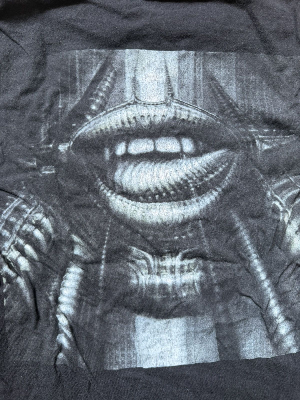Supreme Supreme HR Giger Tee Size US M / EU 48-50 / 2 - 5 Thumbnail