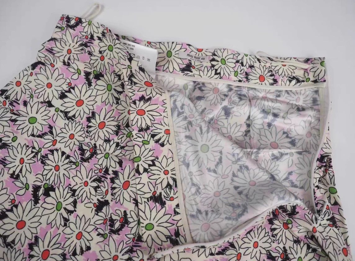 Miu Miu SS21 MIUMIU Floral Print Midi Length Skirt, Size 40 Size 27" / US 4 / IT 40 - 5 Thumbnail