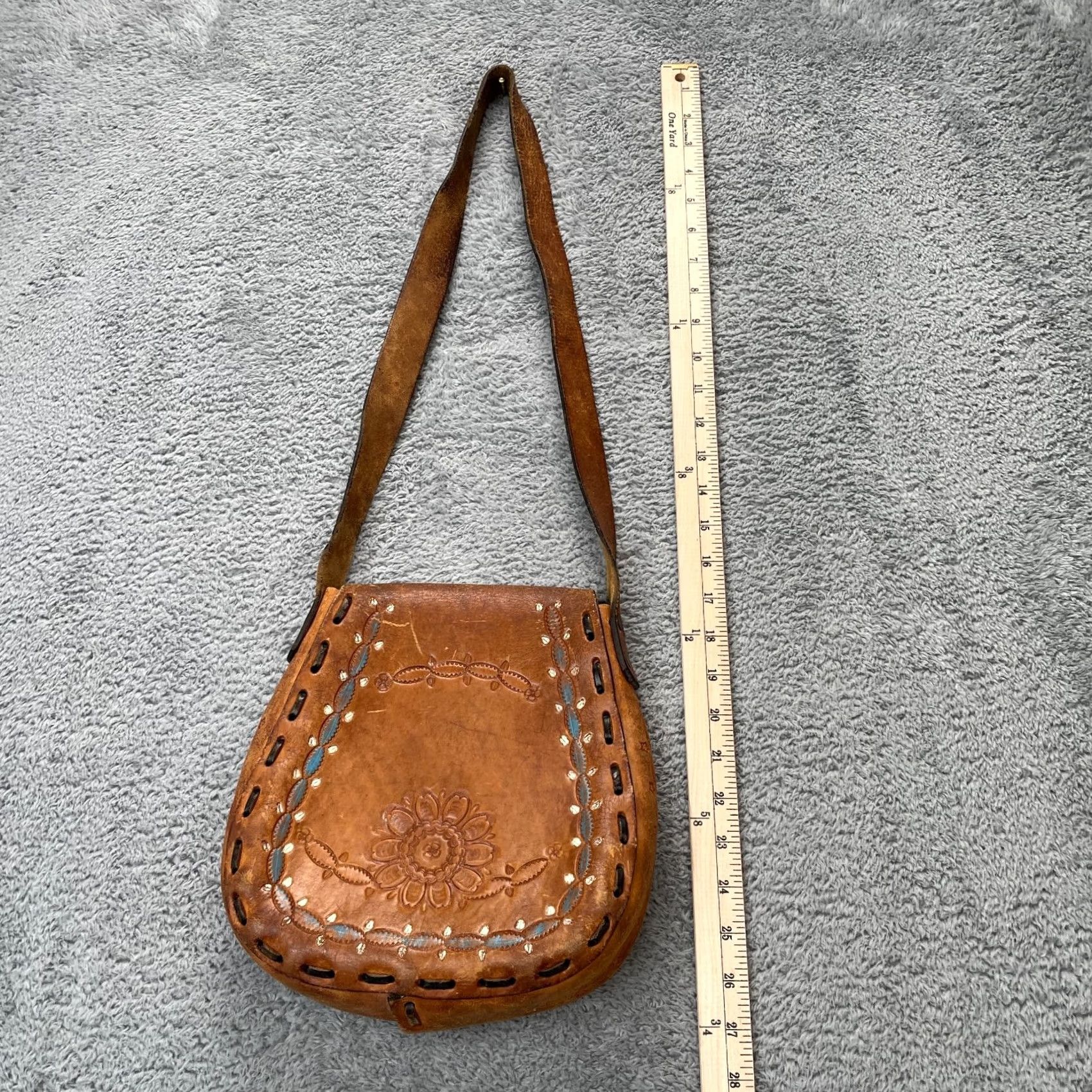 Vintage VINTAGE Tooled Leather Bag Womens Brown Floral Wood Slip Through Shoulder Strap Bag Medium Brown Leather Strap Accent Western Women's Handbag Size ONE SIZE - 6 Thumbnail